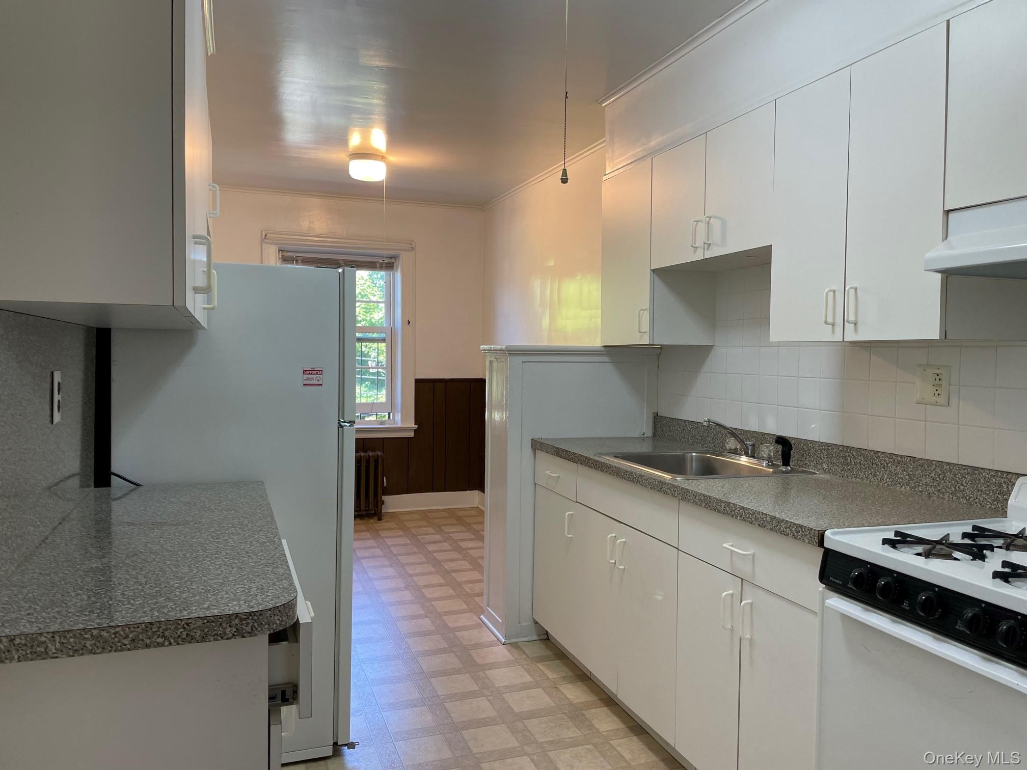139 Croton Avenue, Unit I photo 5