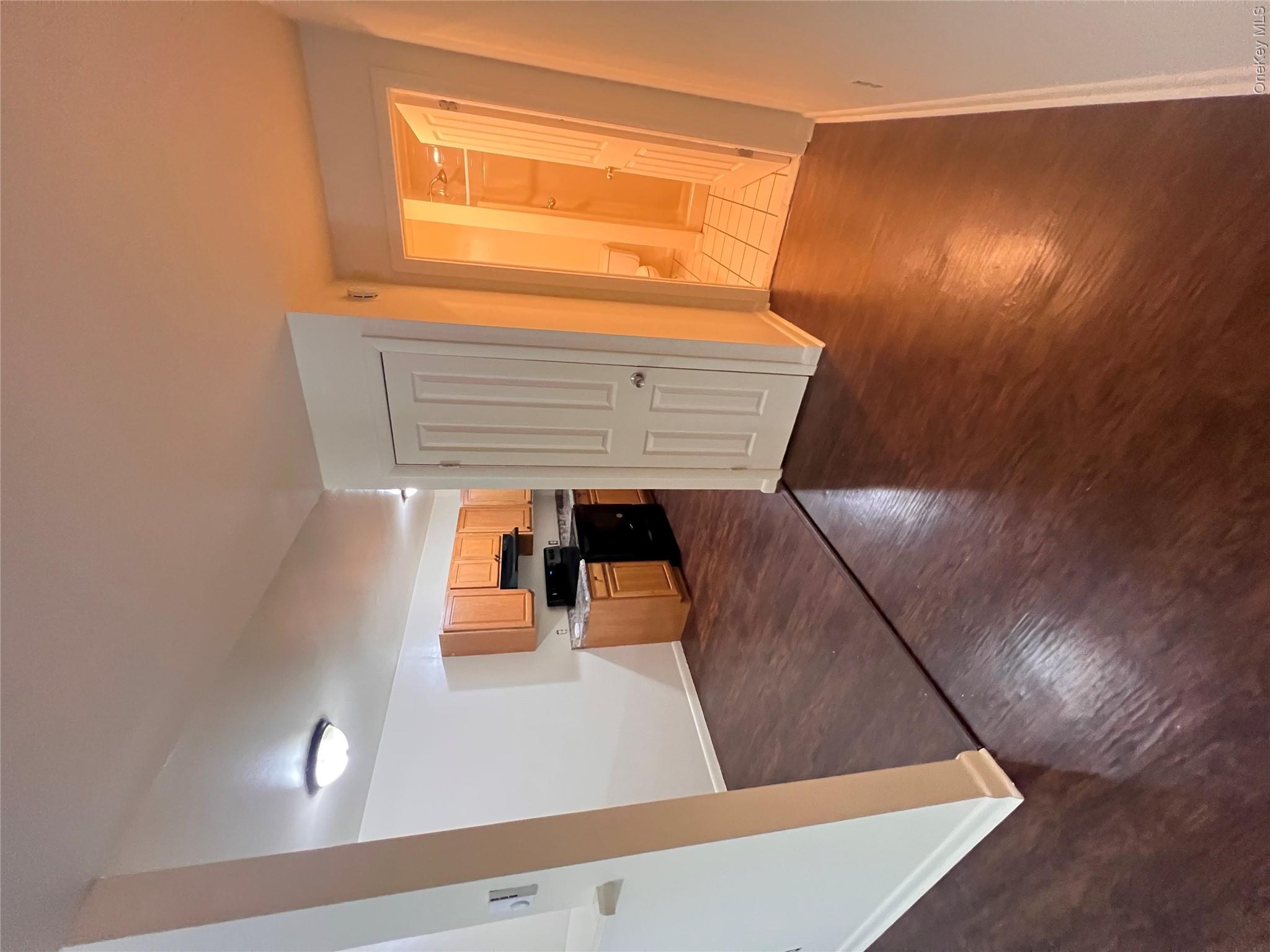 33 E Main Street, Unit B photo 8