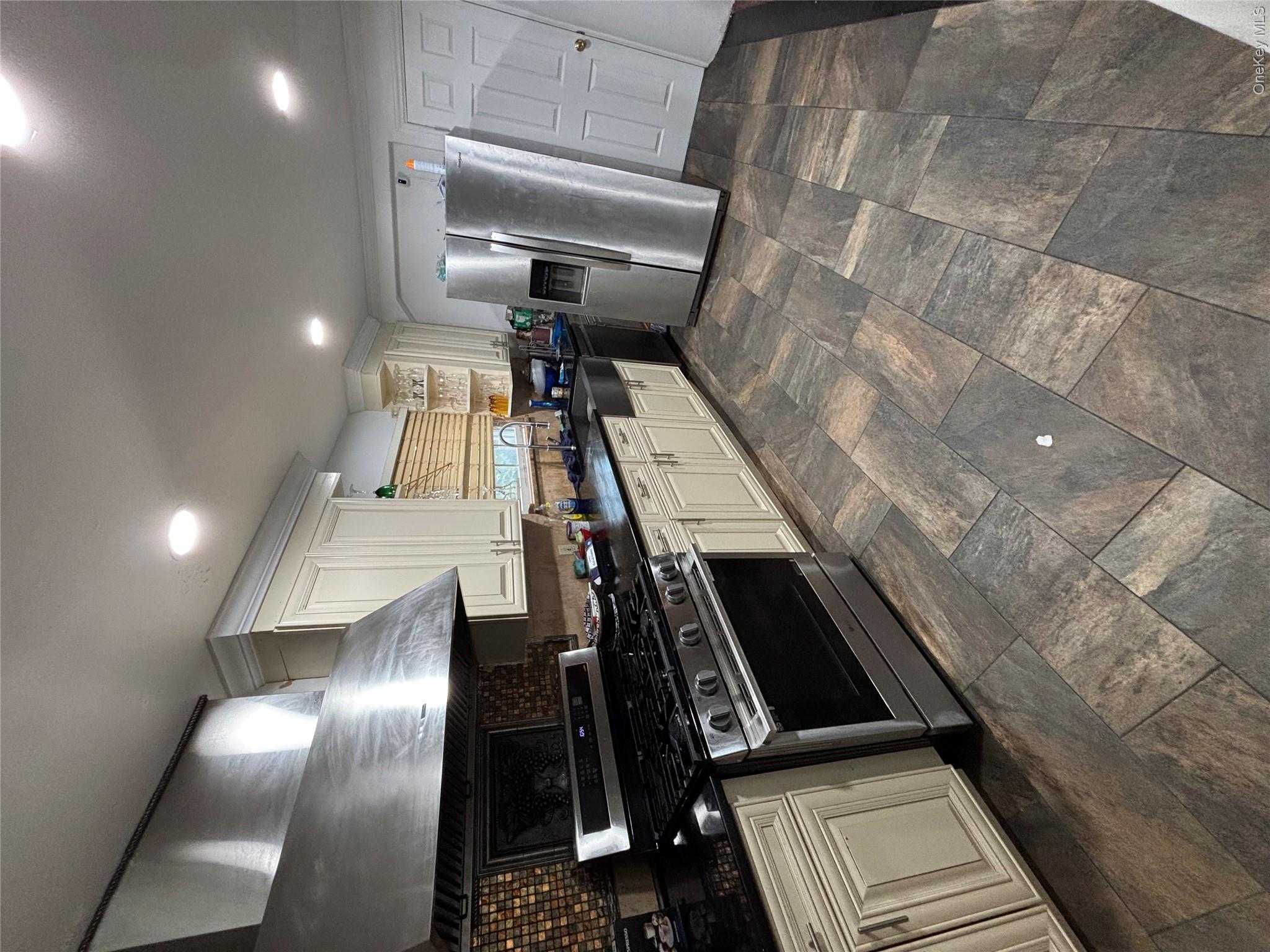 80 Surrey Lane – For Rent photo 5