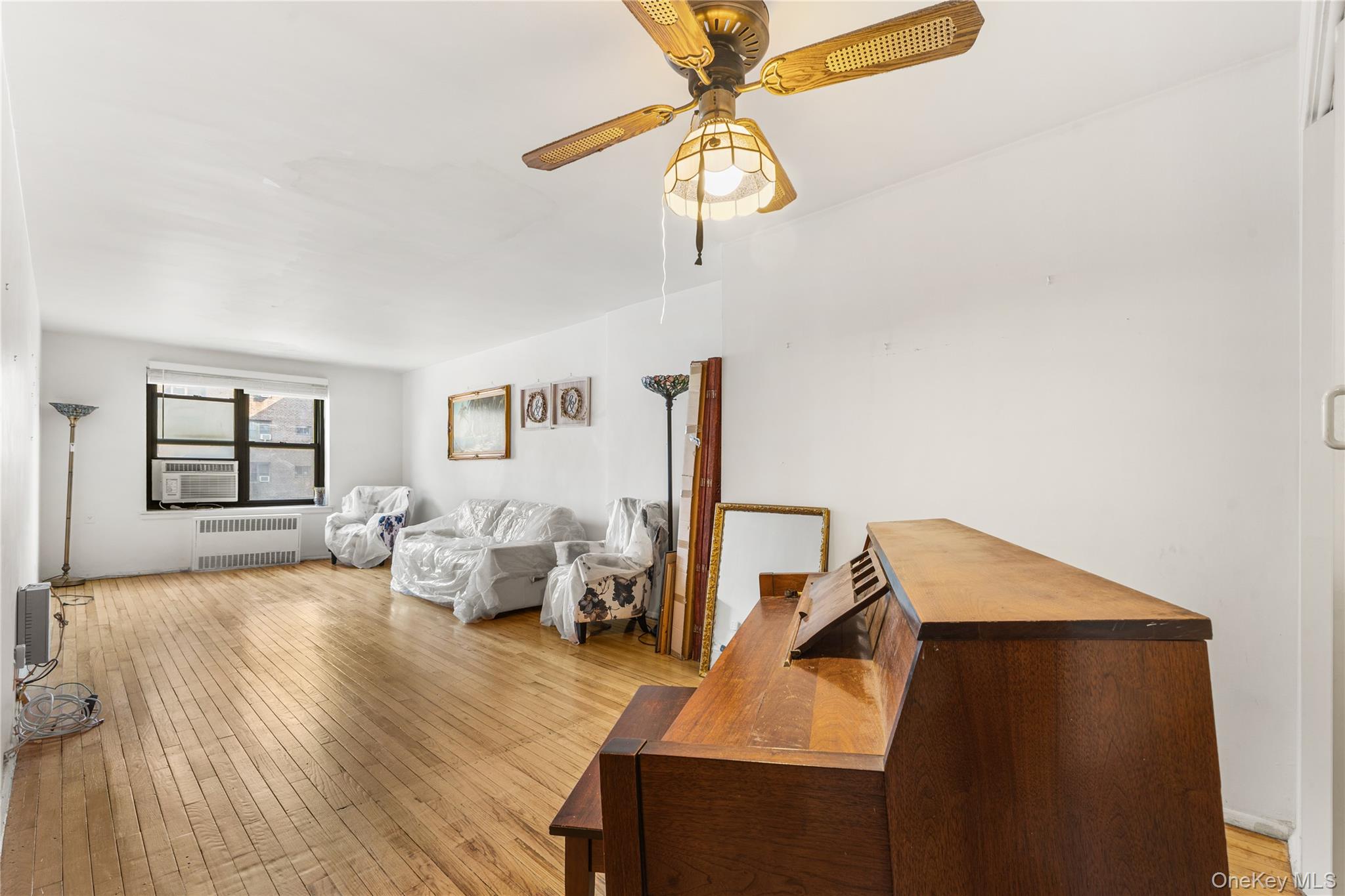 87-40 Francis Lewis Boulevard, Unit B42 photo 2