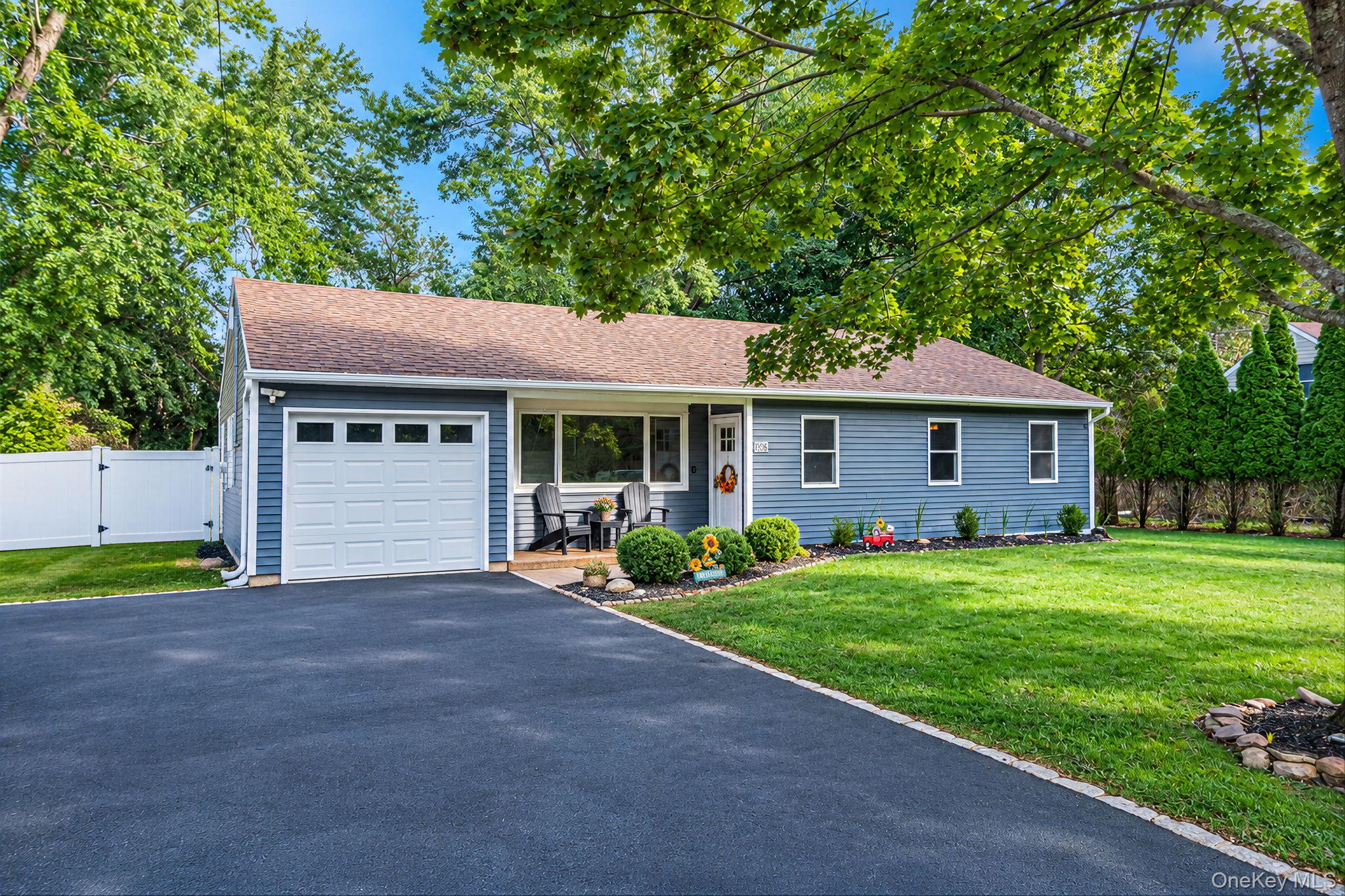 105 Raynor Road – For Sale