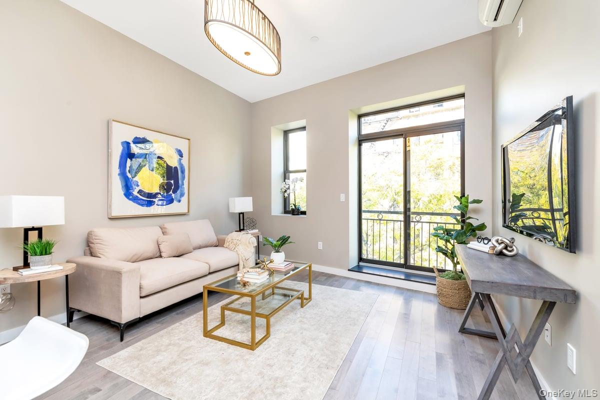 29-28 Newtown Avenue, Unit 3a photo 2