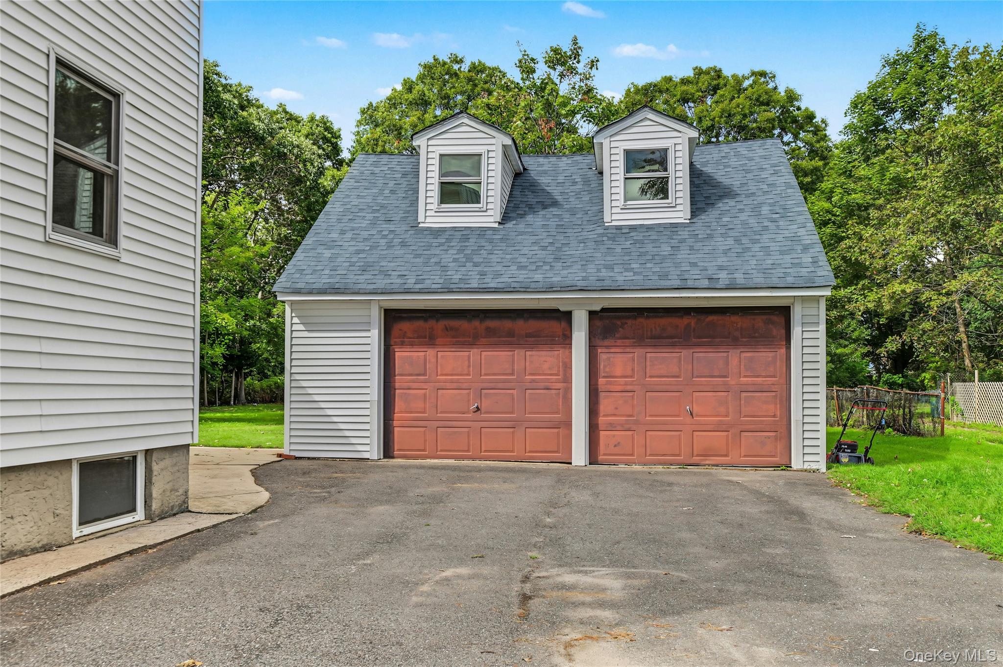930 Tooker Avenue – For Sale photo 23