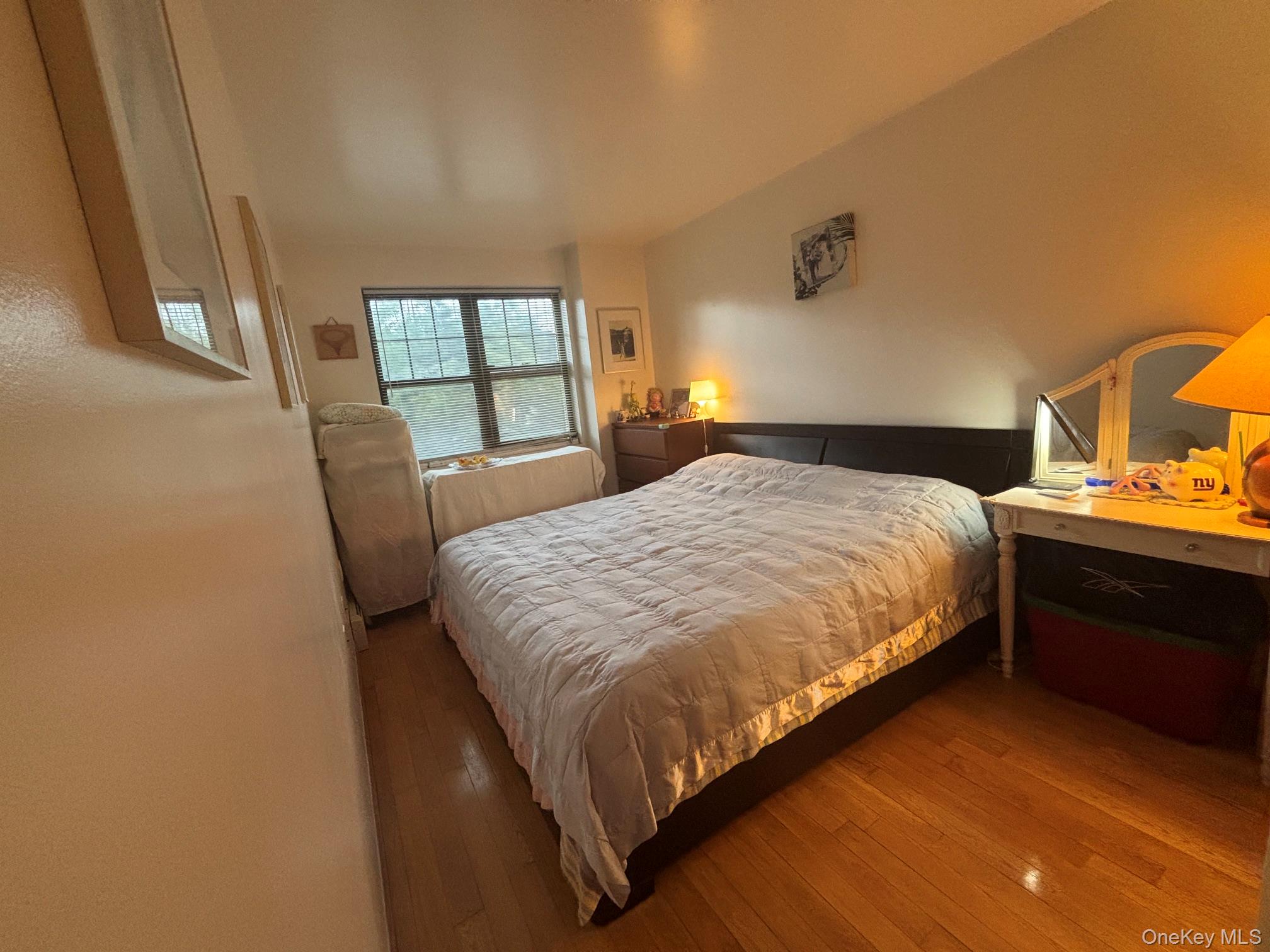 144-77 Barclay Ave, Unit 4B photo 5