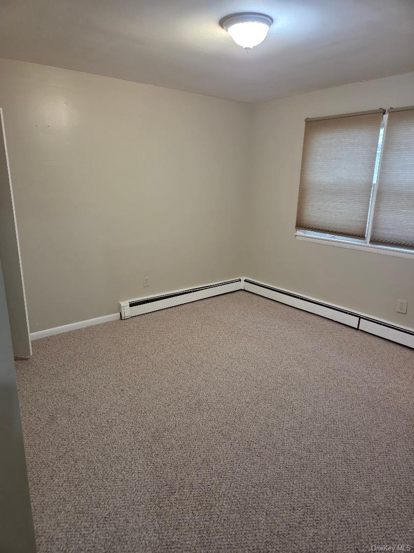 255-24 Drive Drive – For Rent photo 4