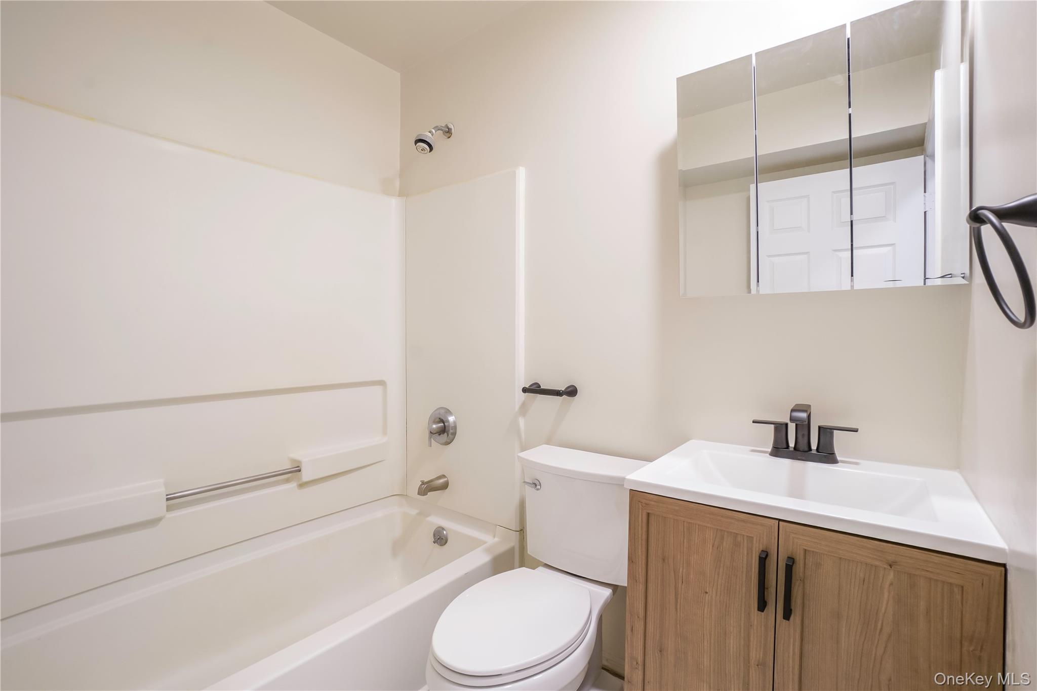 613 Oak Terrace – For Sale photo 16