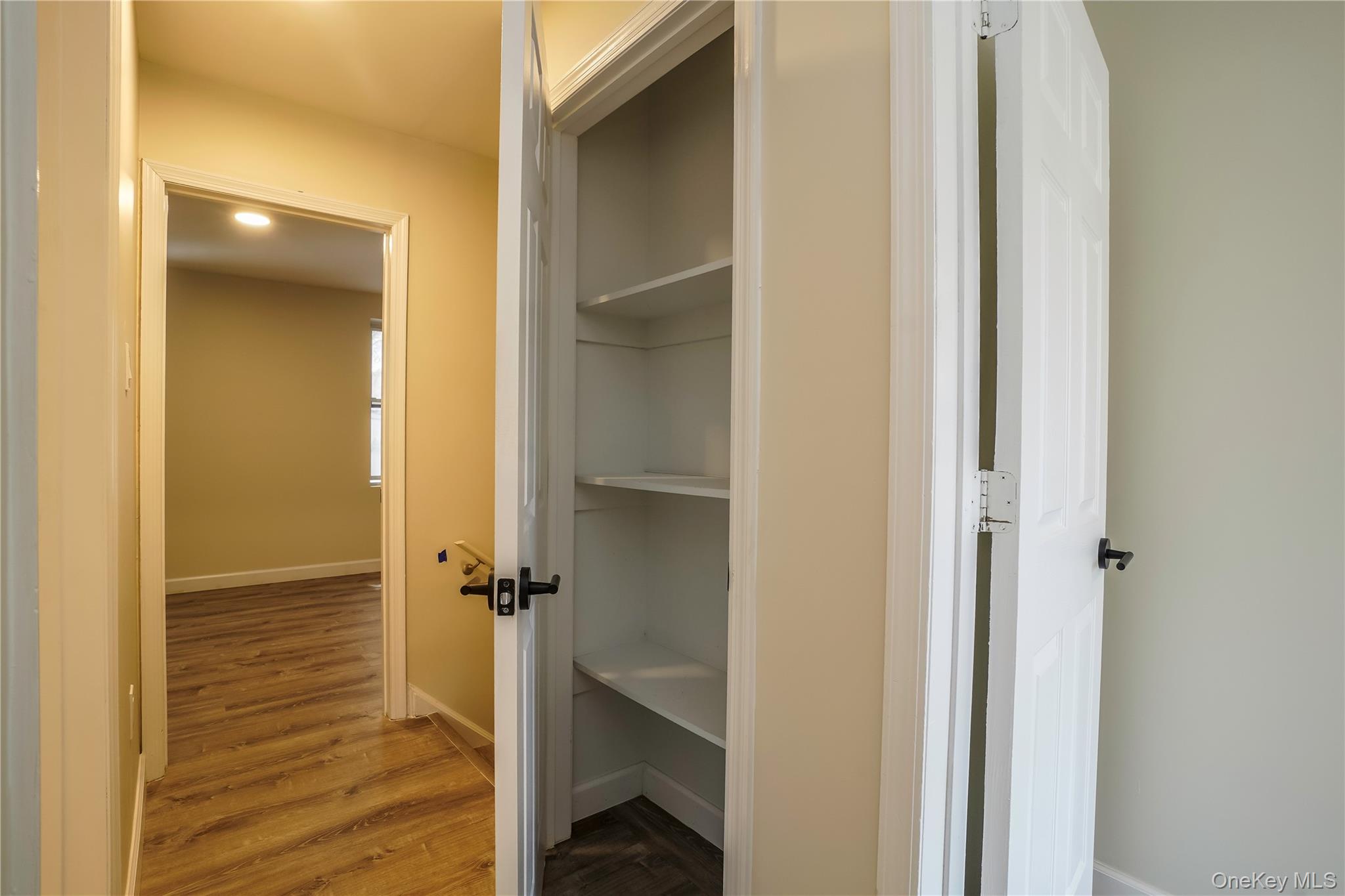 613 Oak Terrace – For Sale photo 11