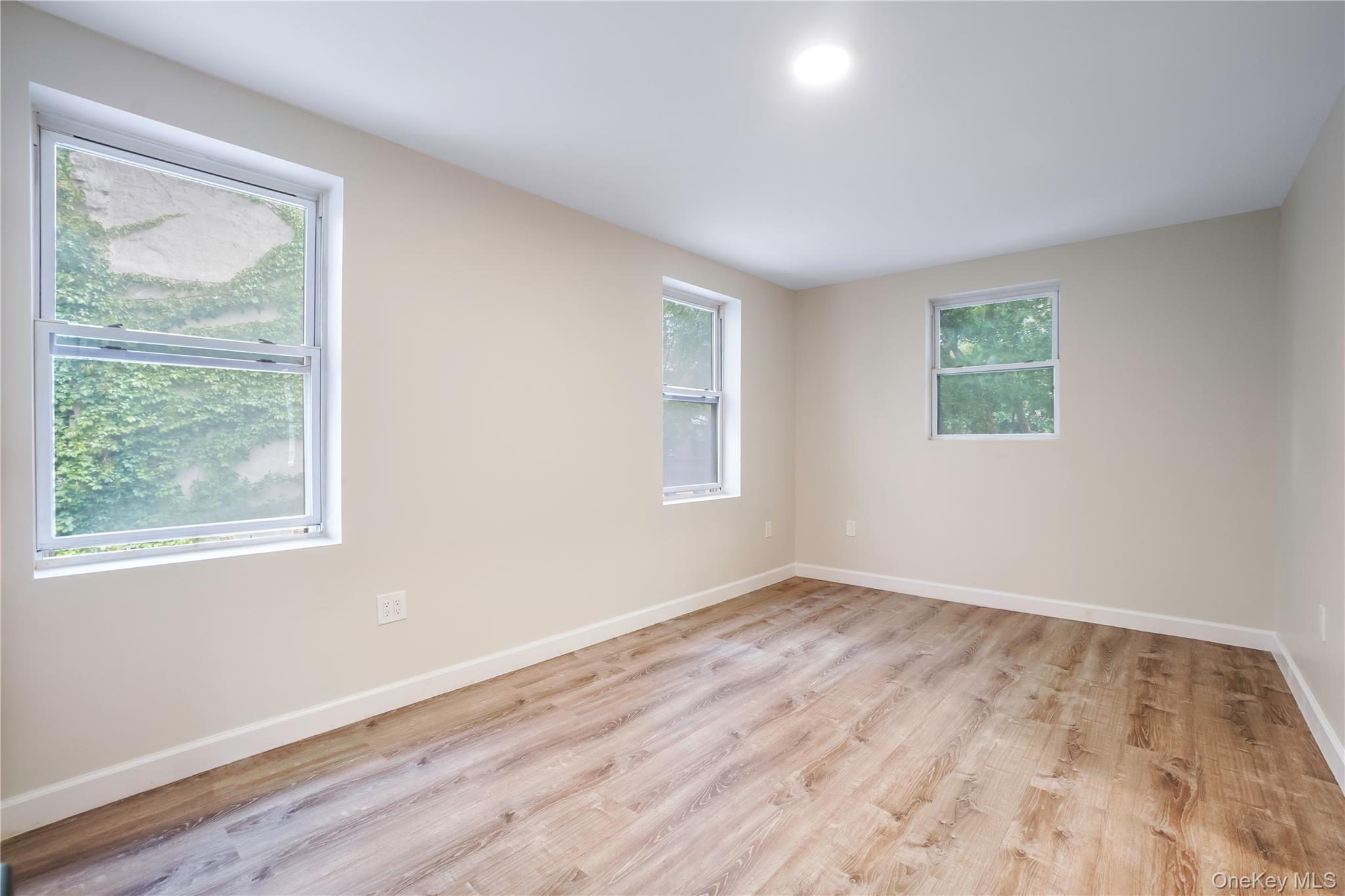 613 Oak Terrace – For Sale photo 13
