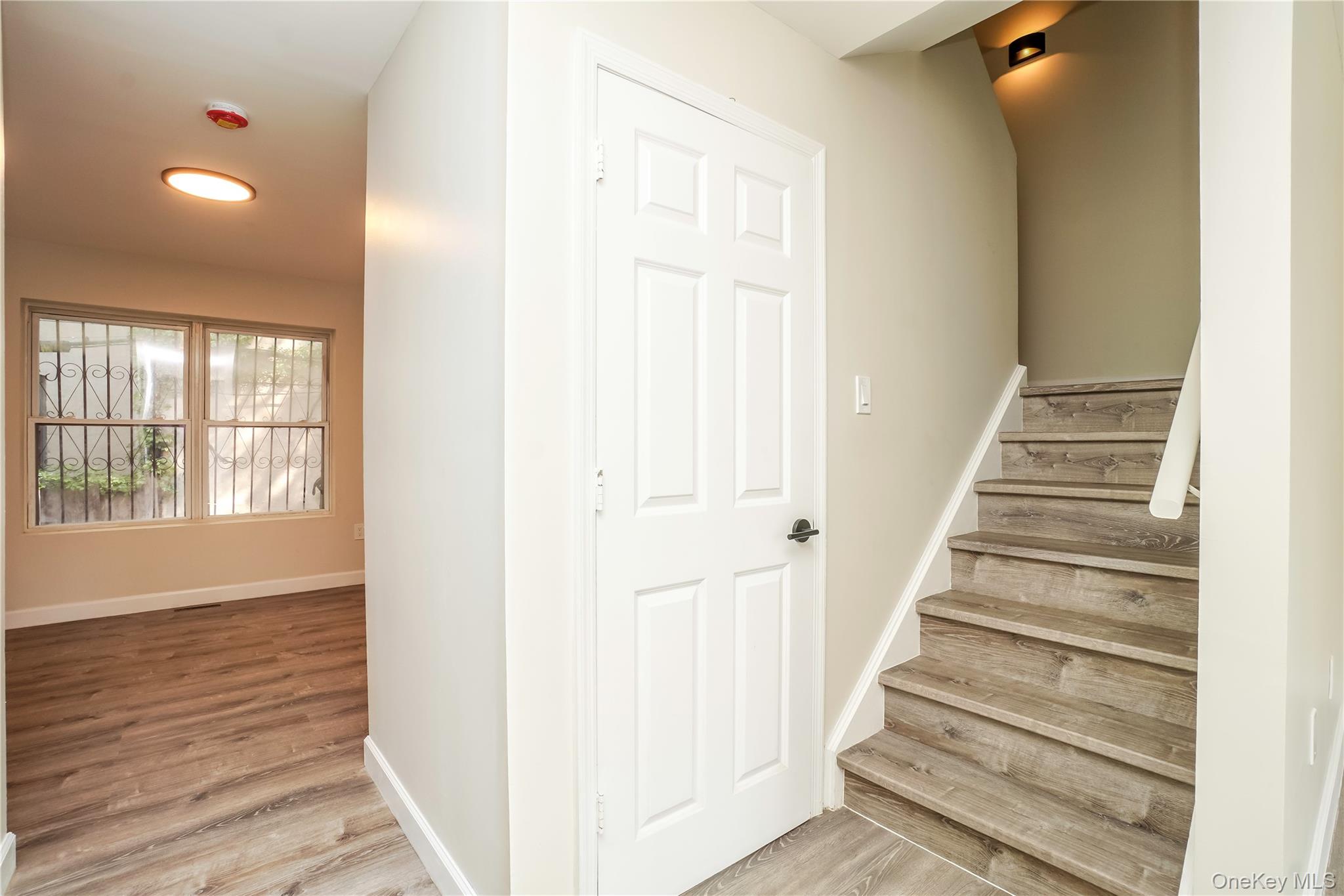 613 Oak Terrace – For Sale photo 4