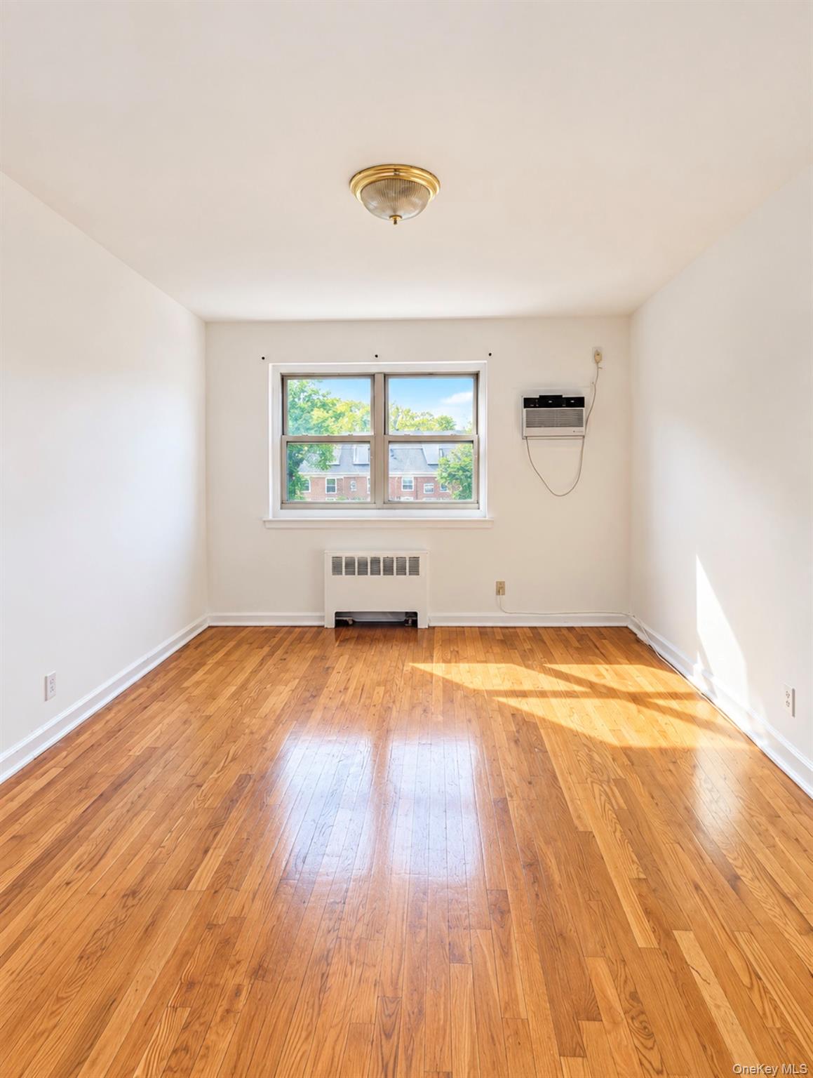 6938 Kissena Boulevard, Unit A photo 4