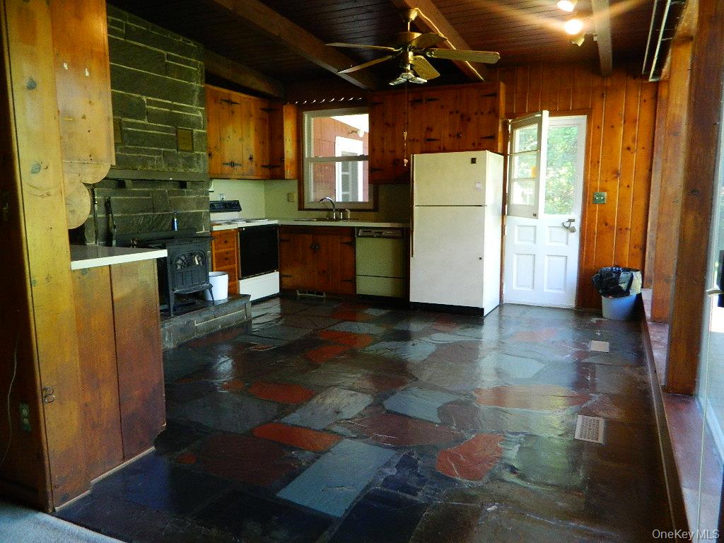 107 Orchard Lane – For Sale photo 3