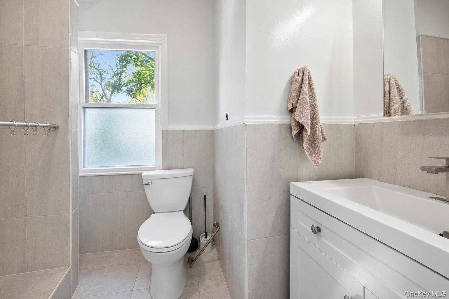 681 E 240th Street – For Sale photo 15