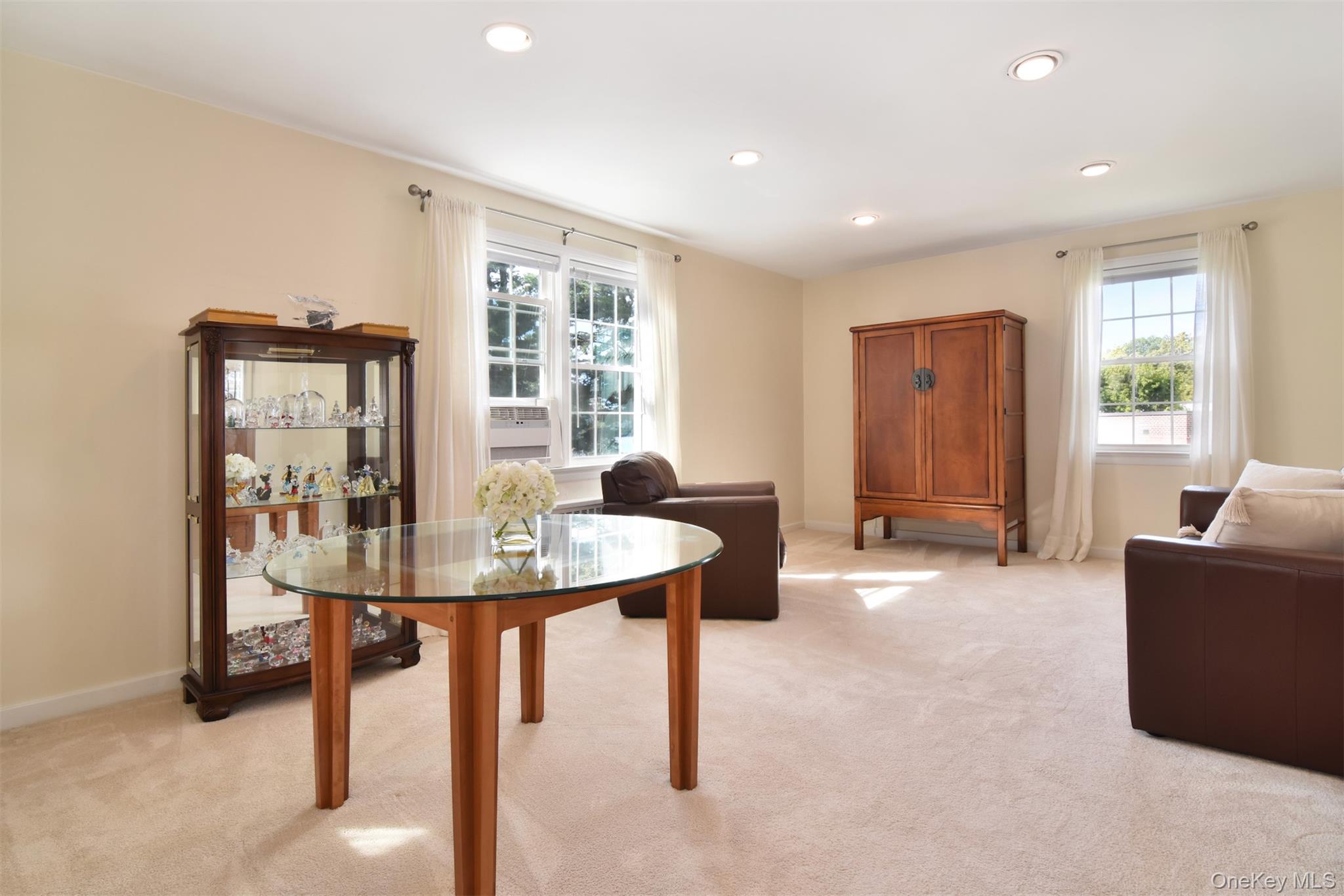 741 N Broadway, Unit 3D photo 2