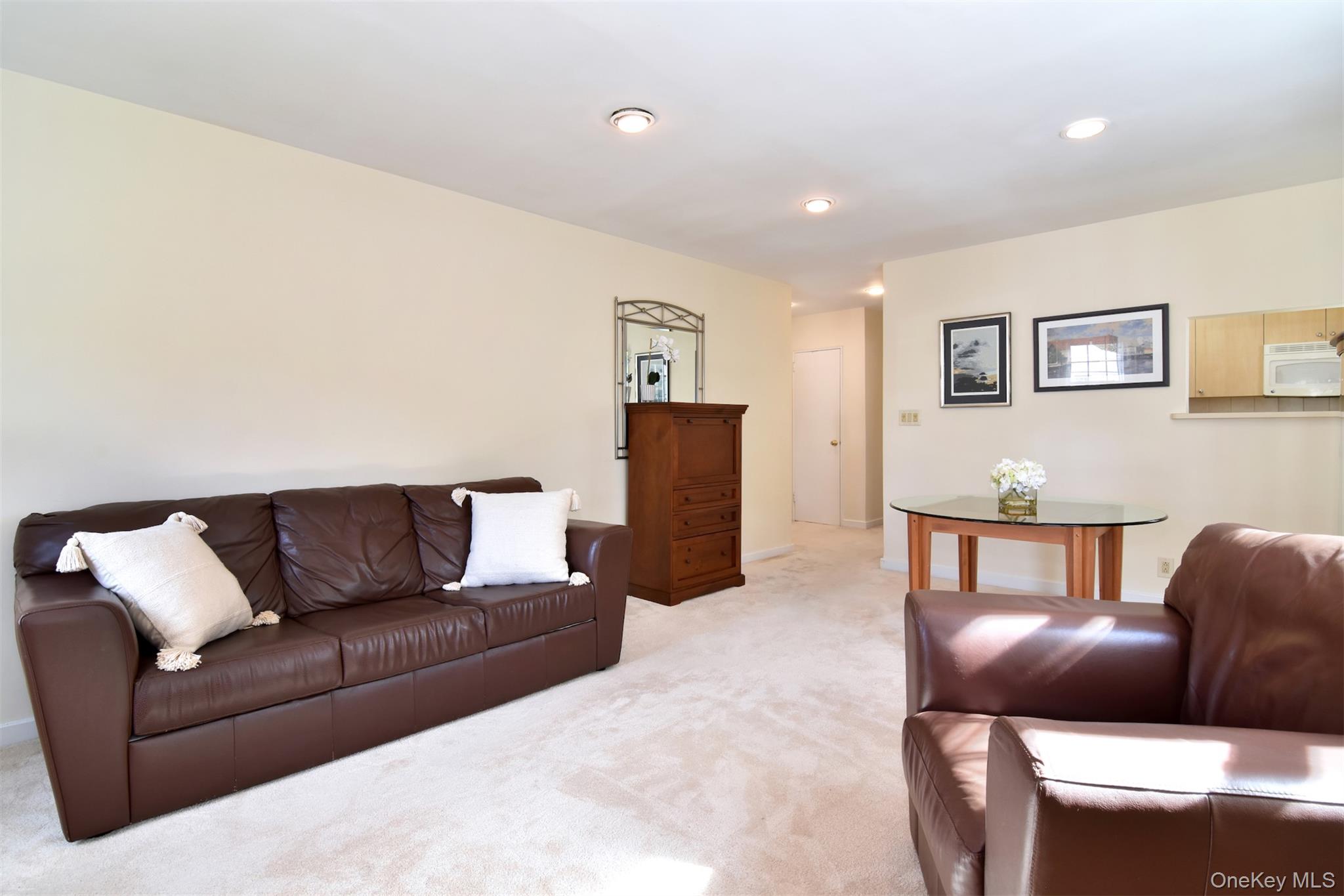 741 N Broadway, Unit 3D photo 3