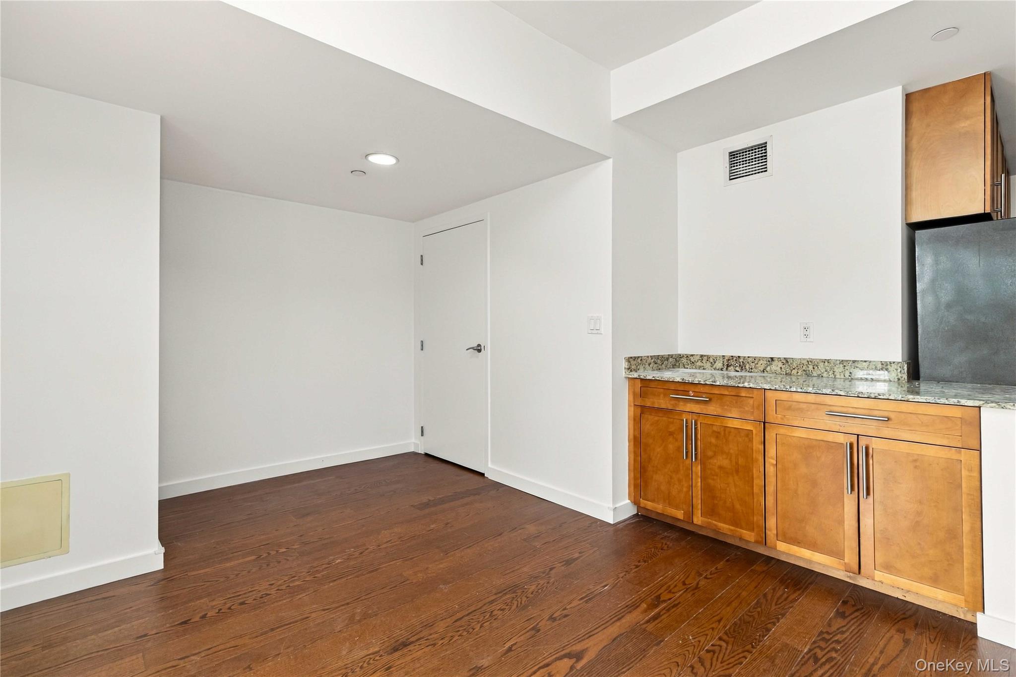 40-26 College Point Boulevard, Unit 8N photo 6