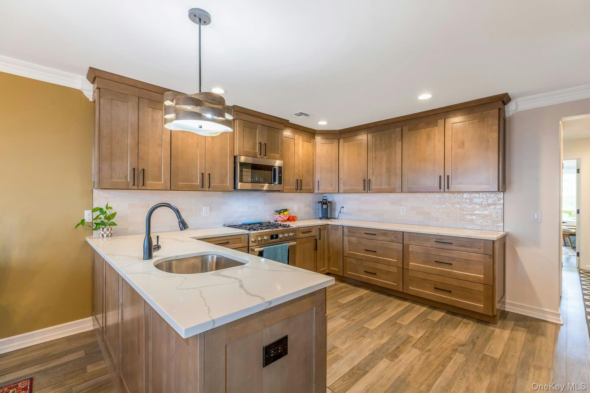 3103 Bluffs Drive S – For Sale photo 8
