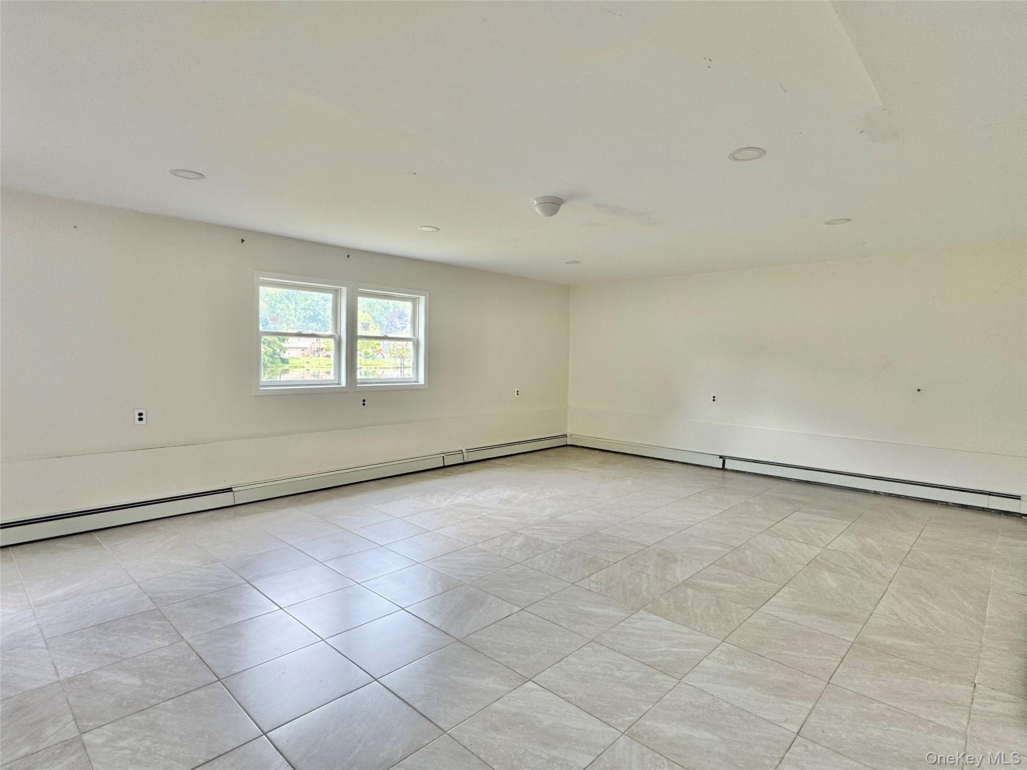 42 Merriewold Lane N – For Rent photo 15