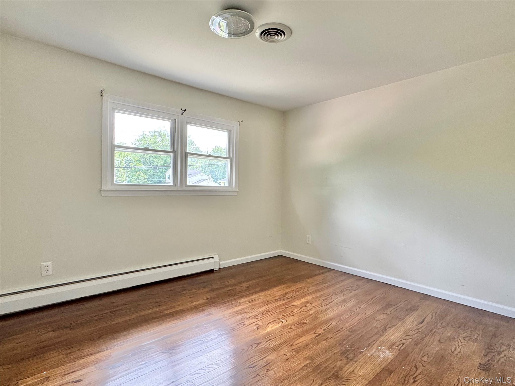 42 Merriewold Lane N – For Rent photo 11