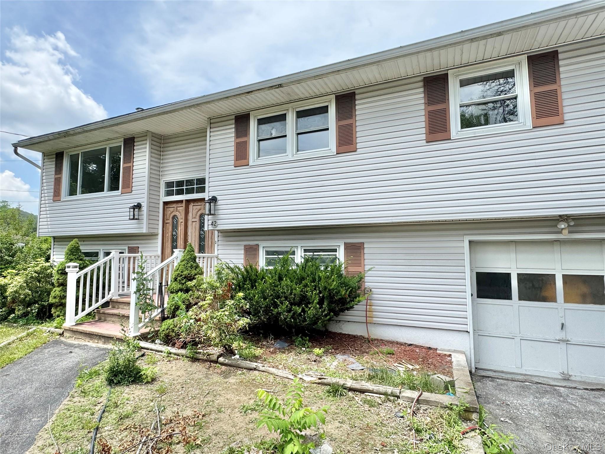 42 Merriewold Lane N – For Rent