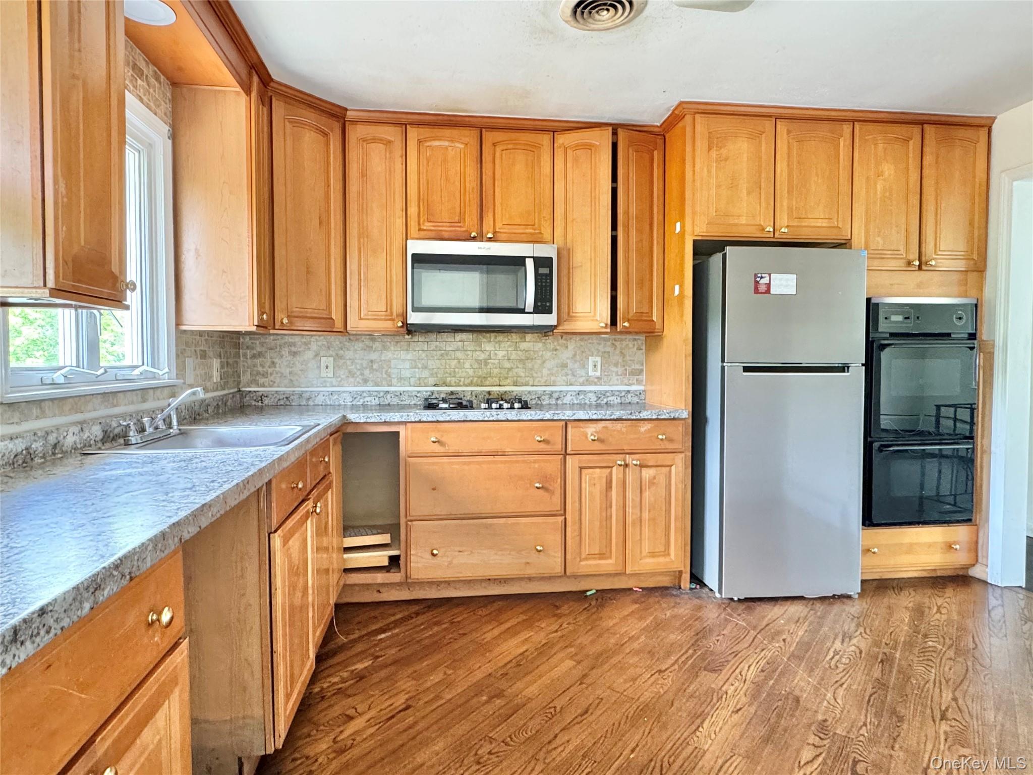 42 Merriewold Lane N – For Rent photo 5