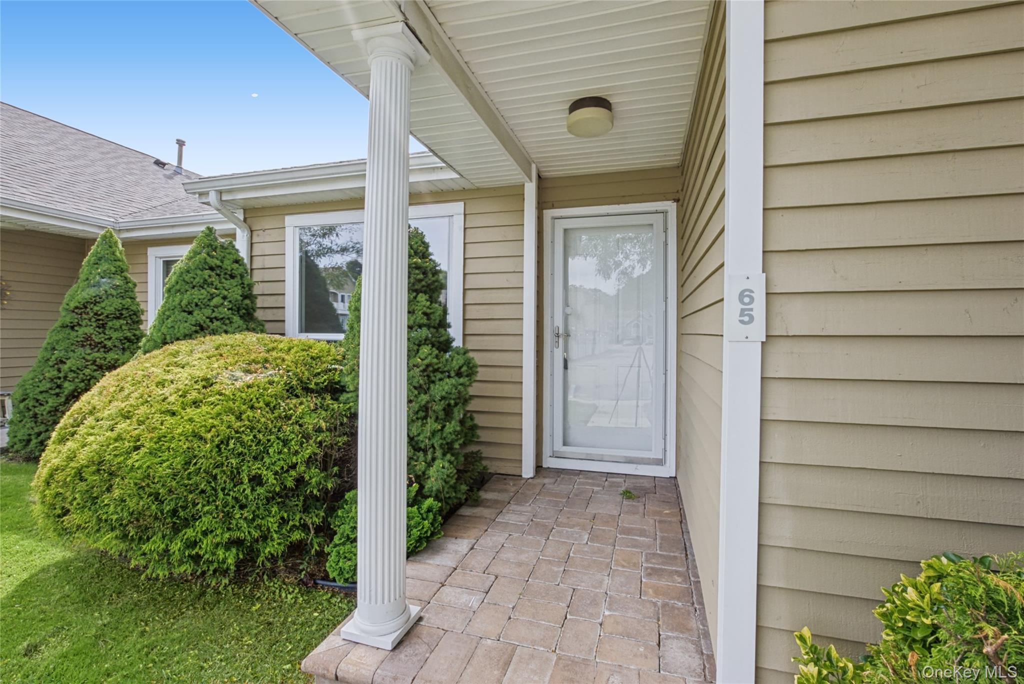 65 Eric Drive – For Sale photo 4
