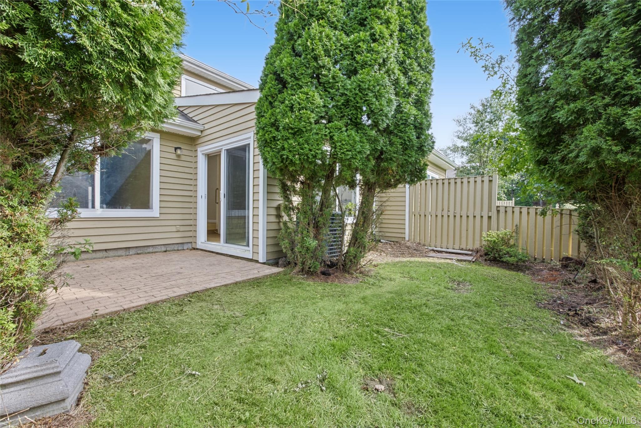 65 Eric Drive – For Sale photo 33