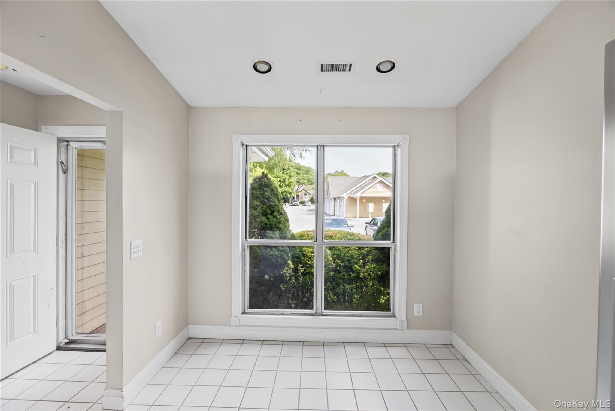 65 Eric Drive – For Sale photo 11
