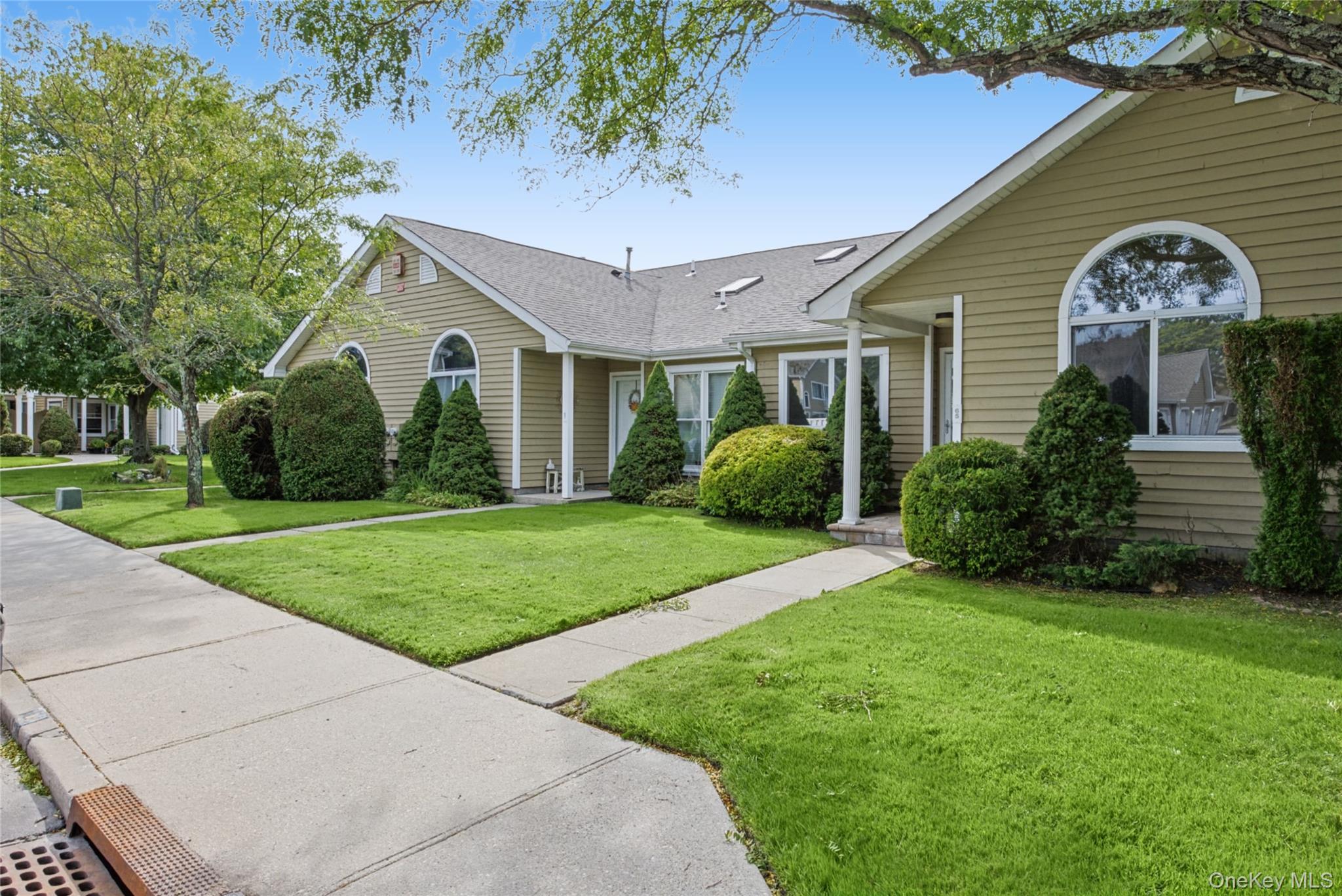 65 Eric Drive – For Sale photo 3
