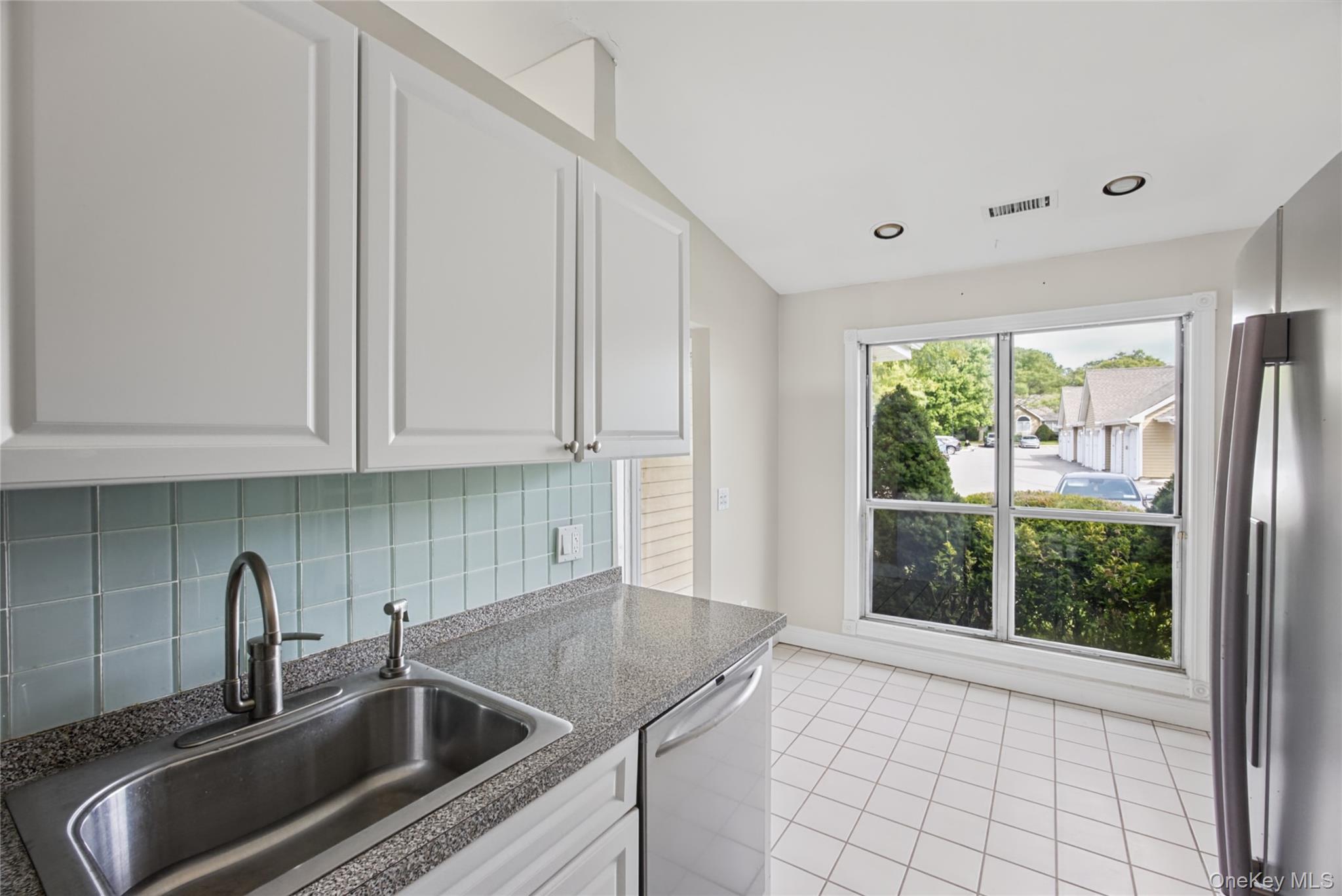 65 Eric Drive – For Sale photo 10