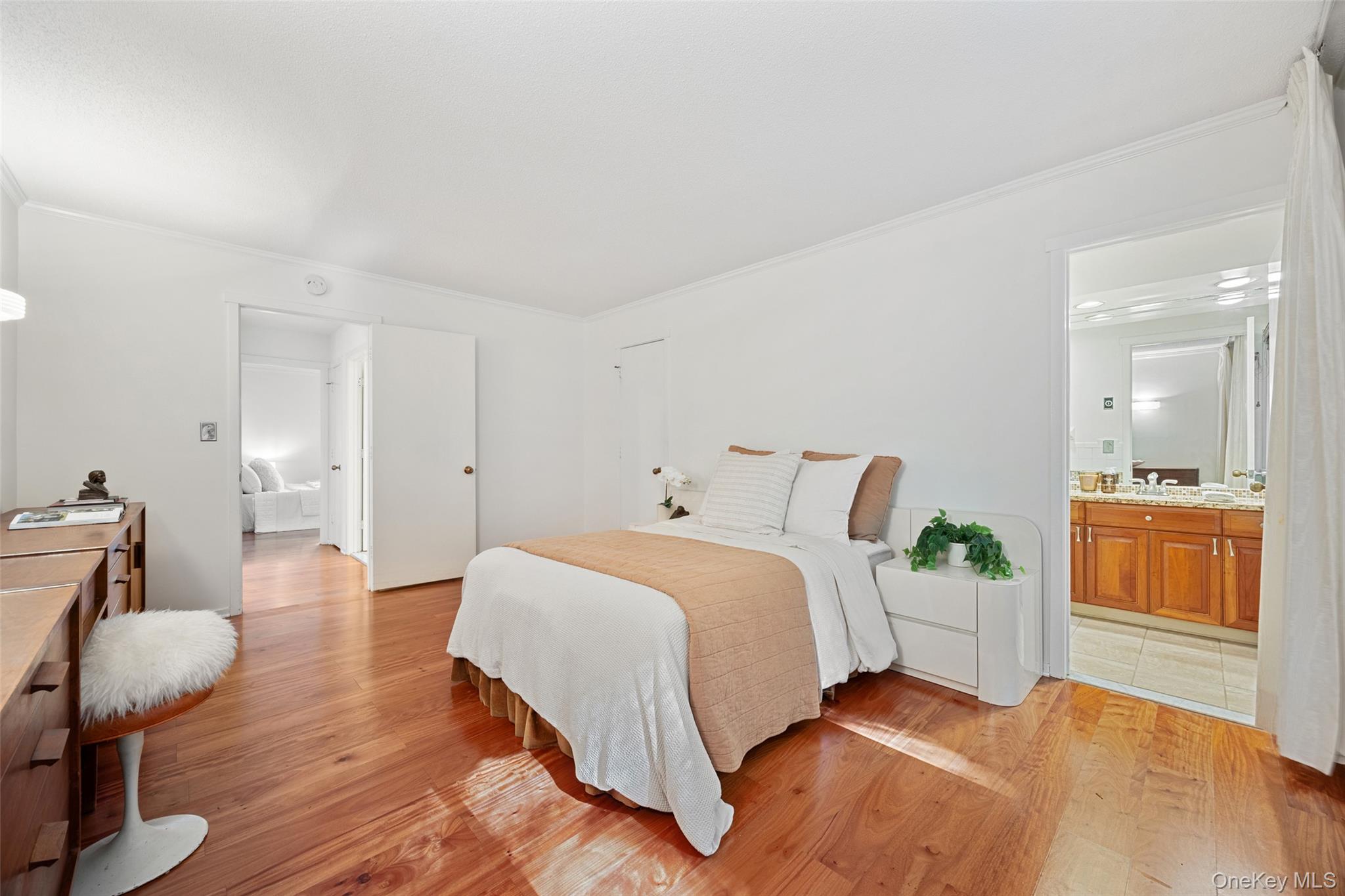 621 Heritage Hills, Unit B photo 17