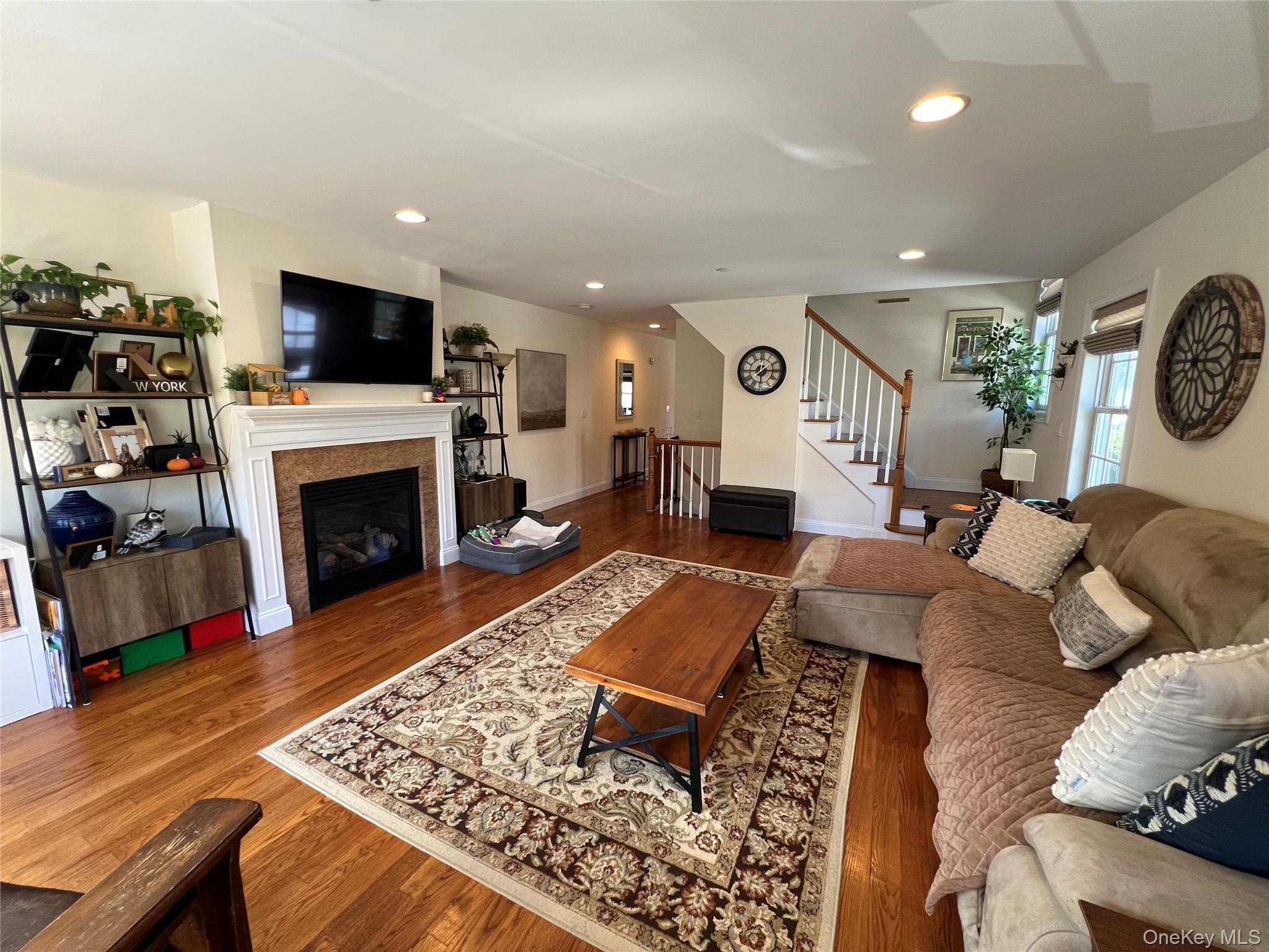 65 Lincoln Avenue E, Unit 63 photo 5