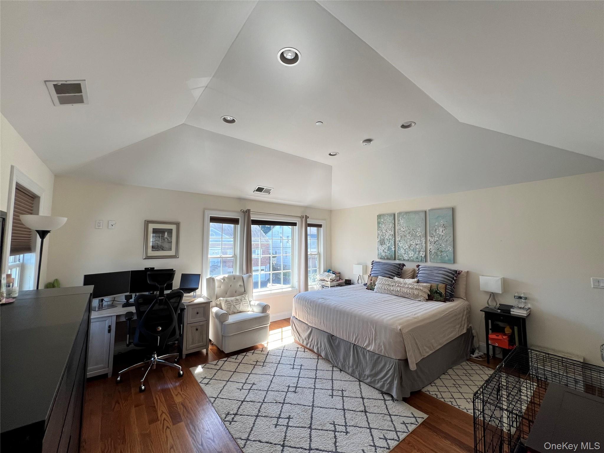 65 Lincoln Avenue E, Unit 63