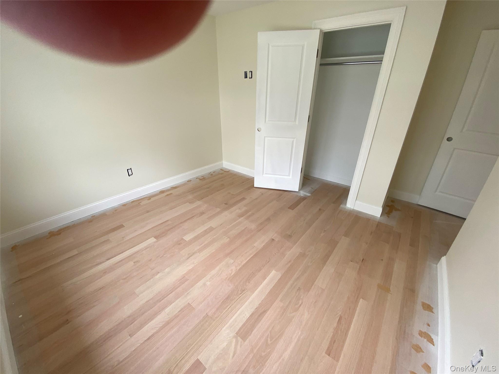 162 Gainsborg Avenue E, Unit B photo 4