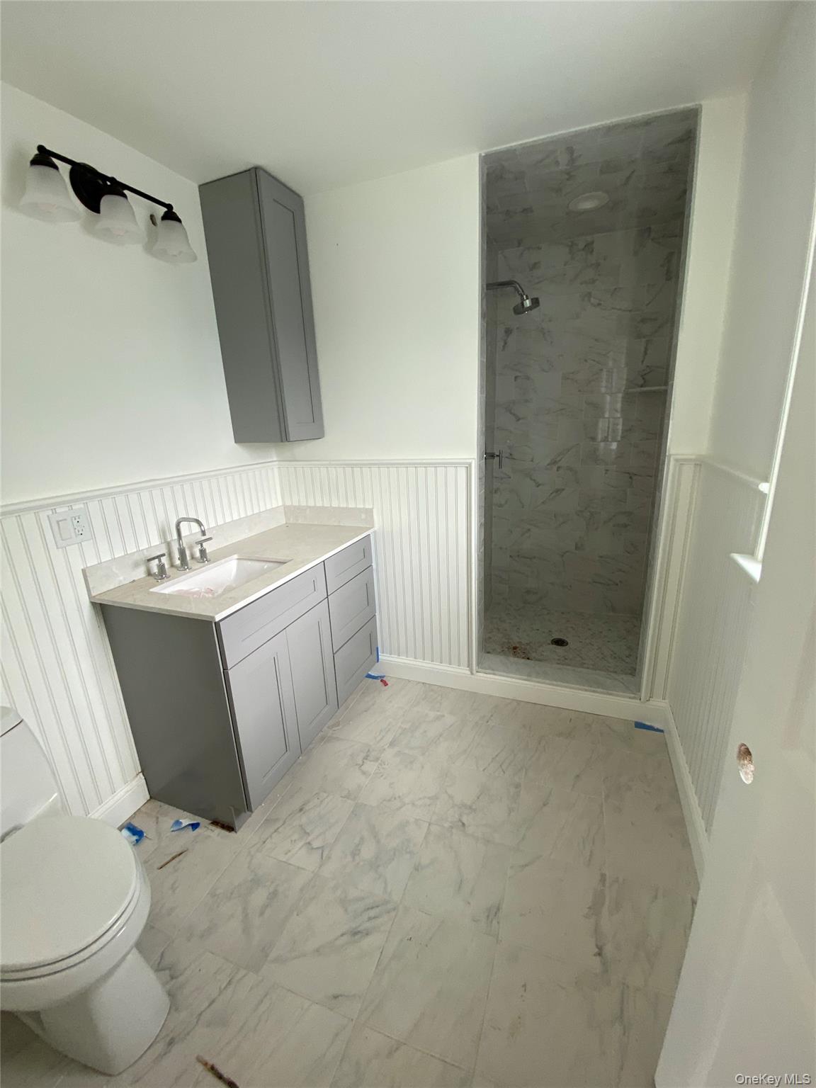 162 Gainsborg Avenue E, Unit B photo 7