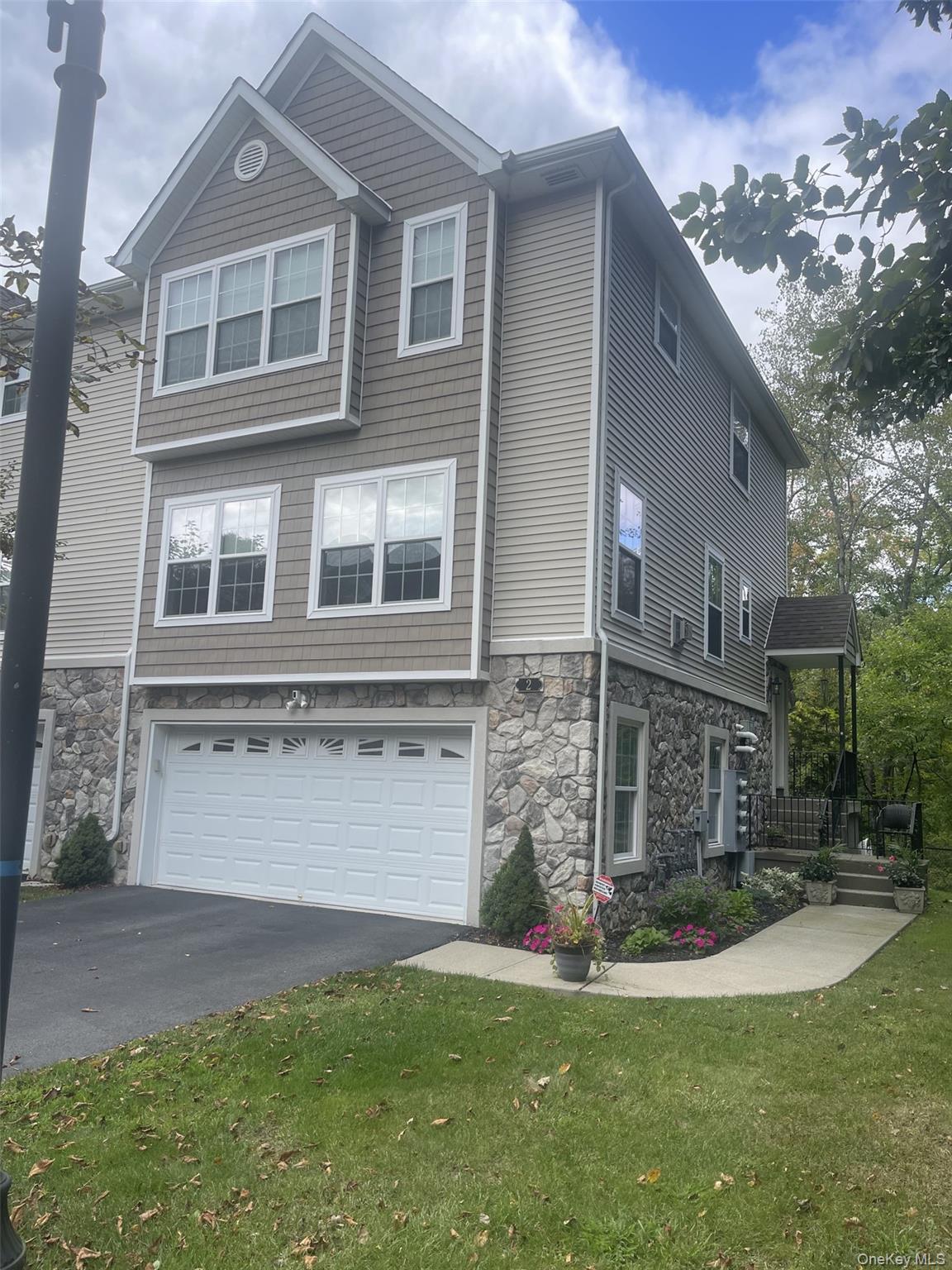 2 Seeley Bull Street – For Sale