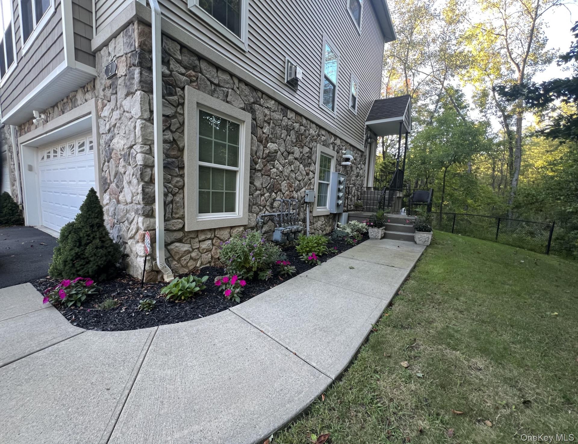 2 Seeley Bull Street – For Sale photo 2
