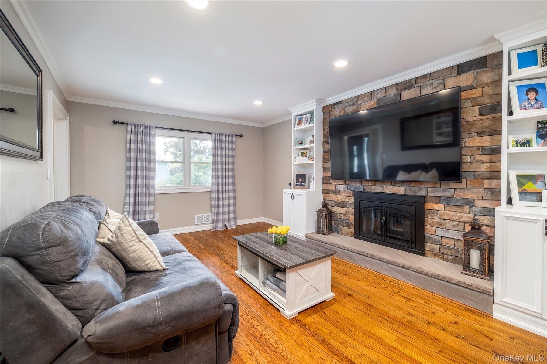 2126 Howell Street – For Sale photo 24
