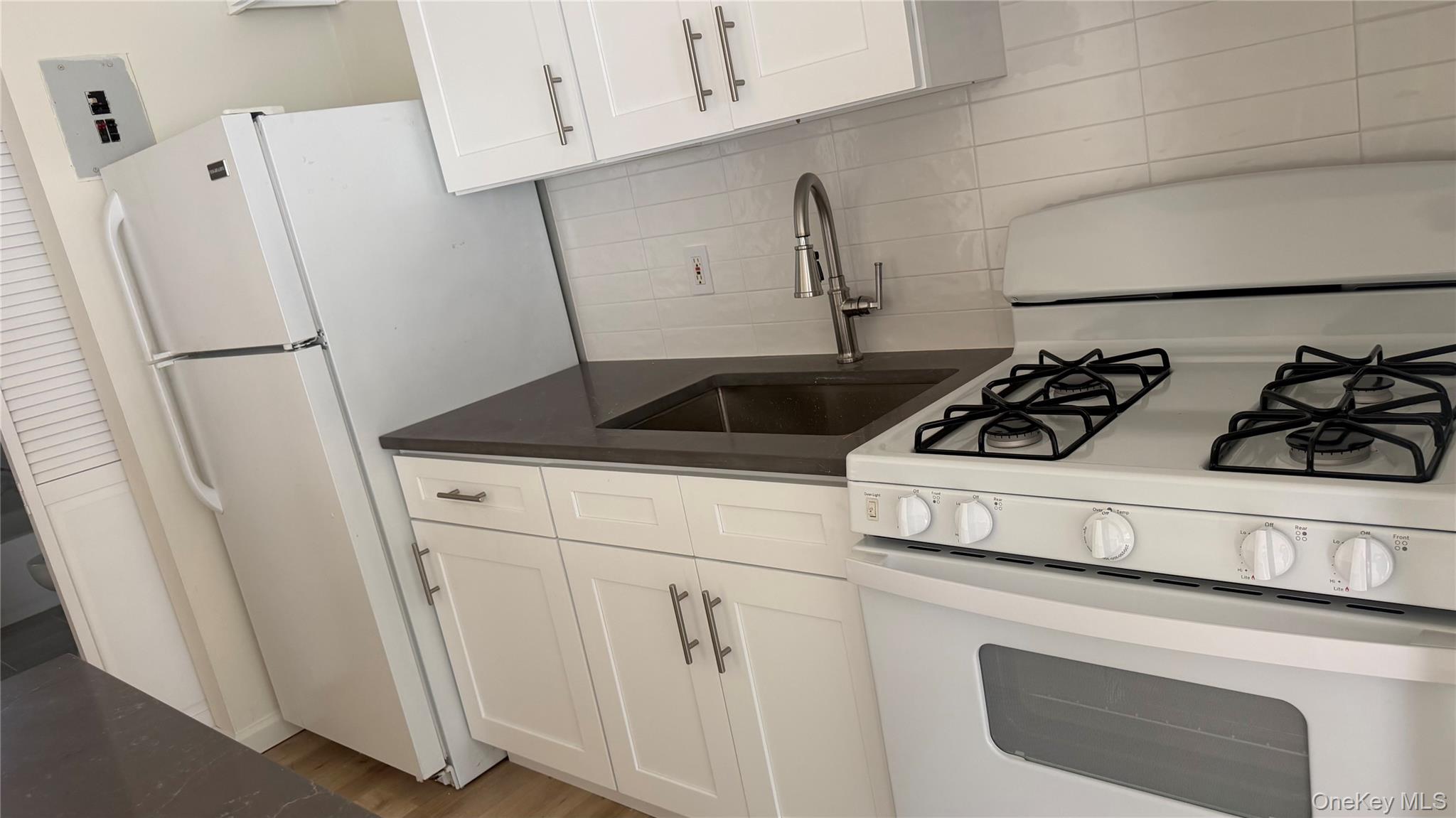 10 Colonial Drive, Unit 7 photo 3