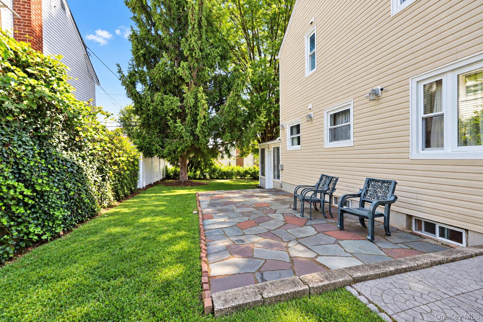 97 Page Avenue – For Sale photo 16
