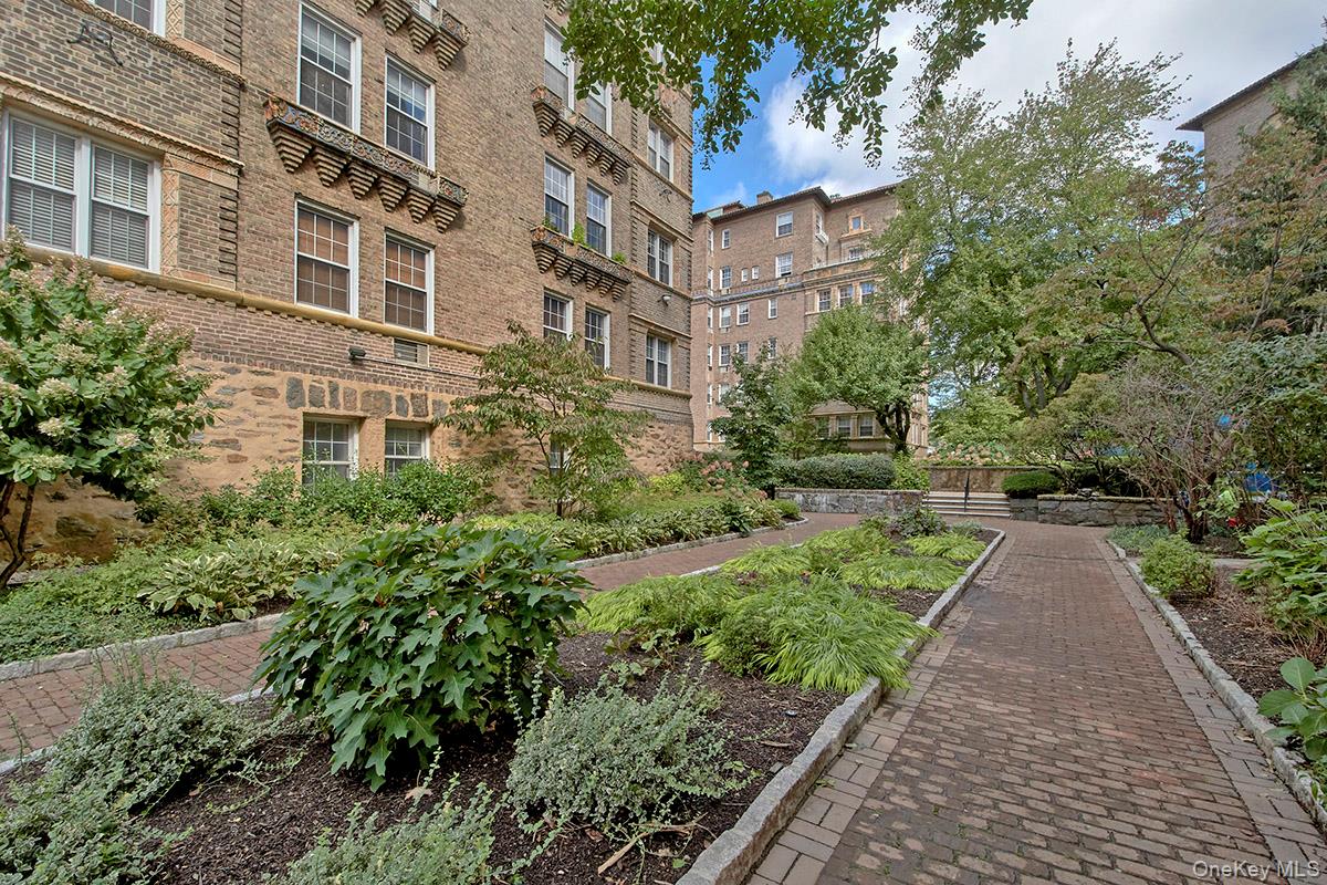 16 N Chatsworth Street, Unit 311 photo 23