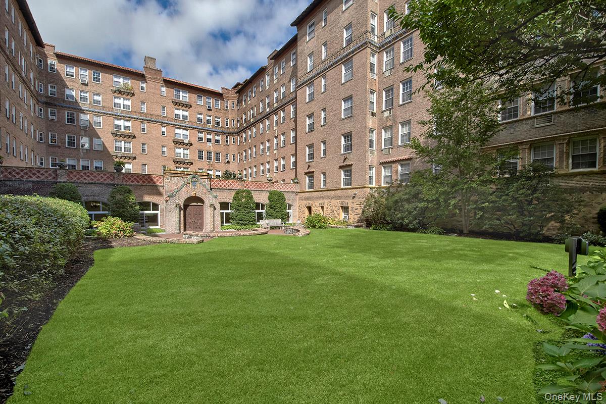 16 N Chatsworth Street, Unit 311 photo 22