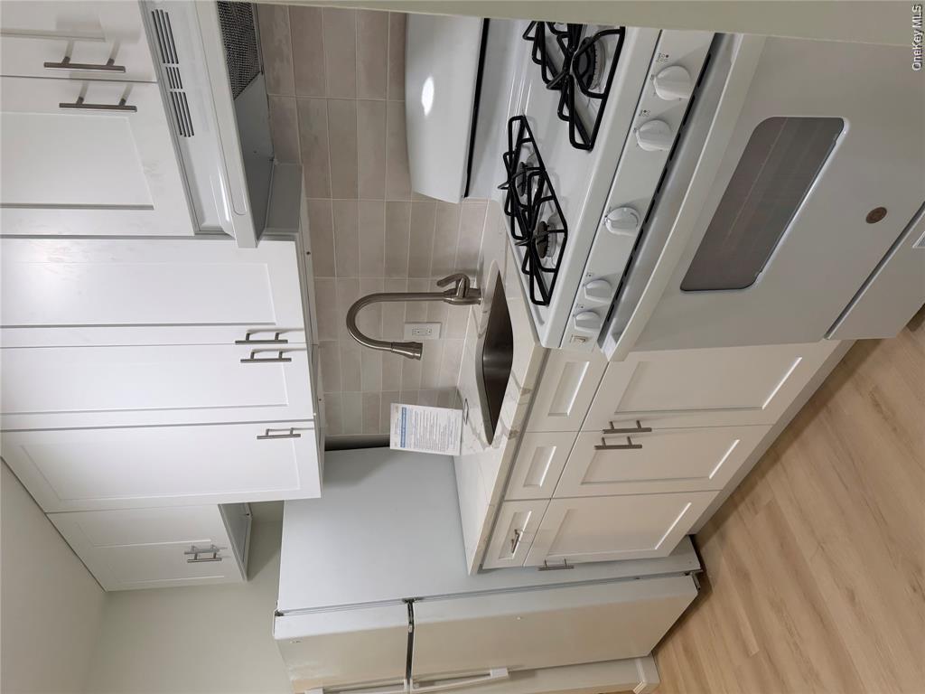 4 Colonial Drive, Unit 8 photo 5