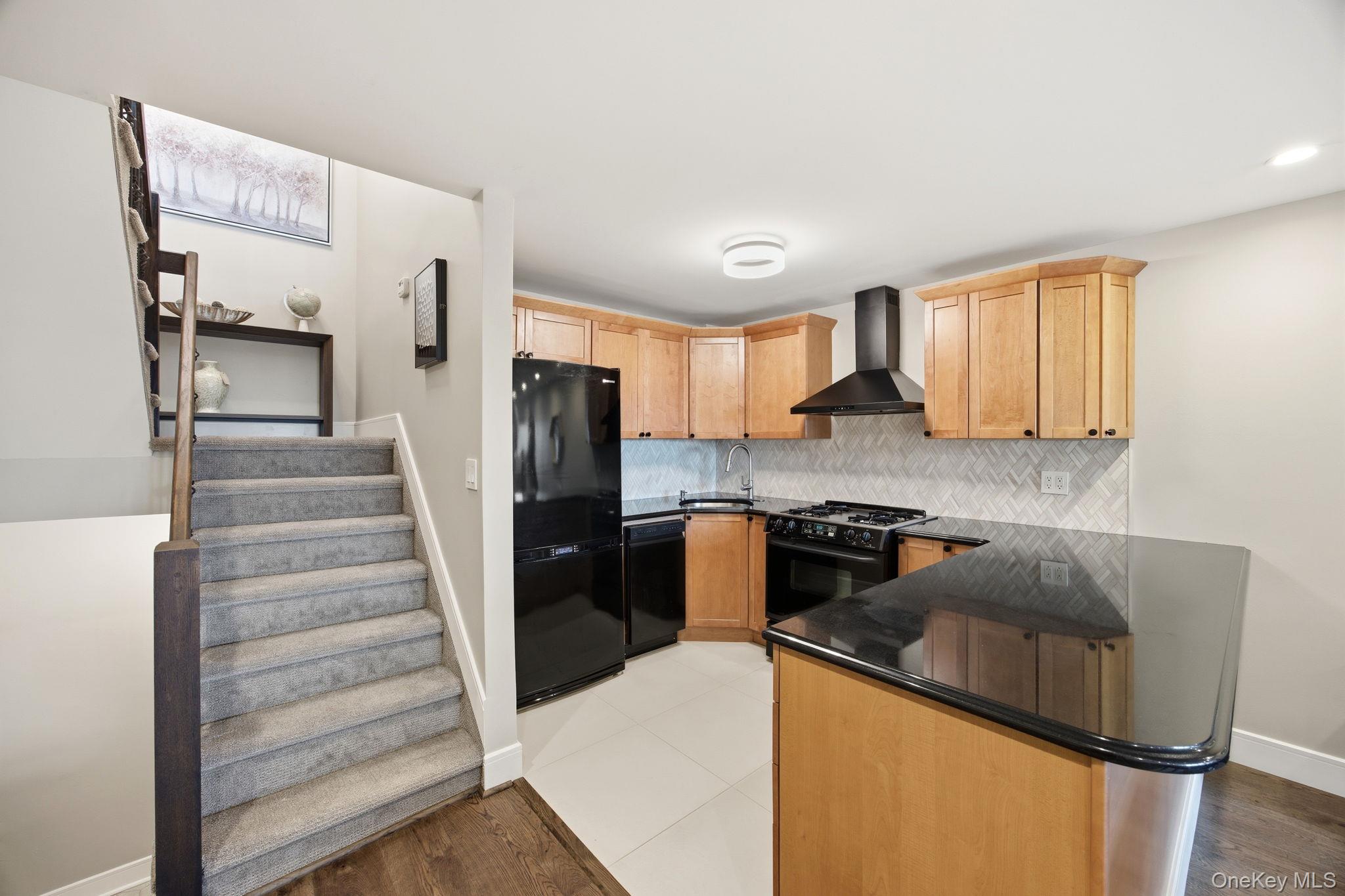 84-62 Austin Street St, Unit C3 photo 3