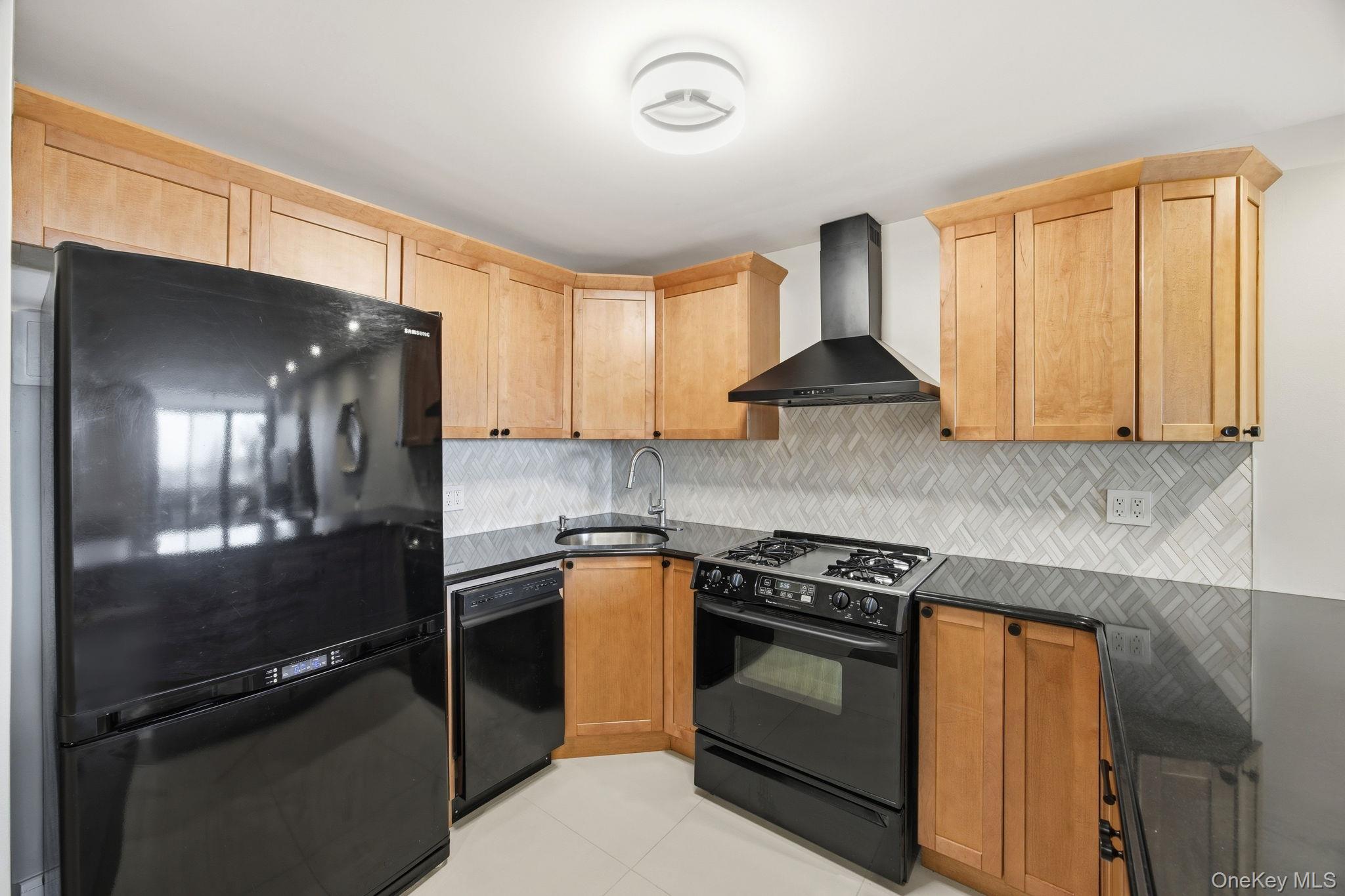 84-62 Austin Street St, Unit C3 photo 4