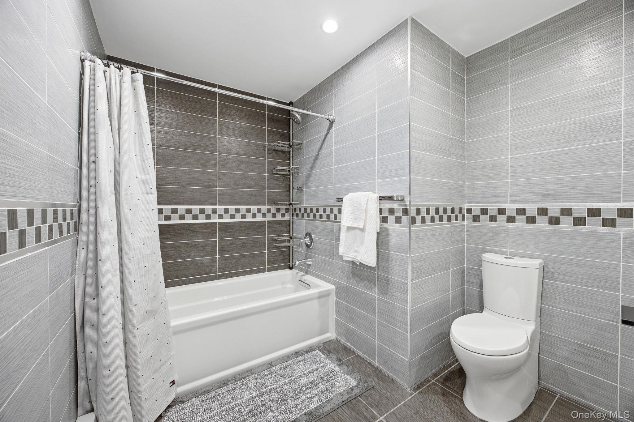 84-62 Austin Street St, Unit C3 photo 13
