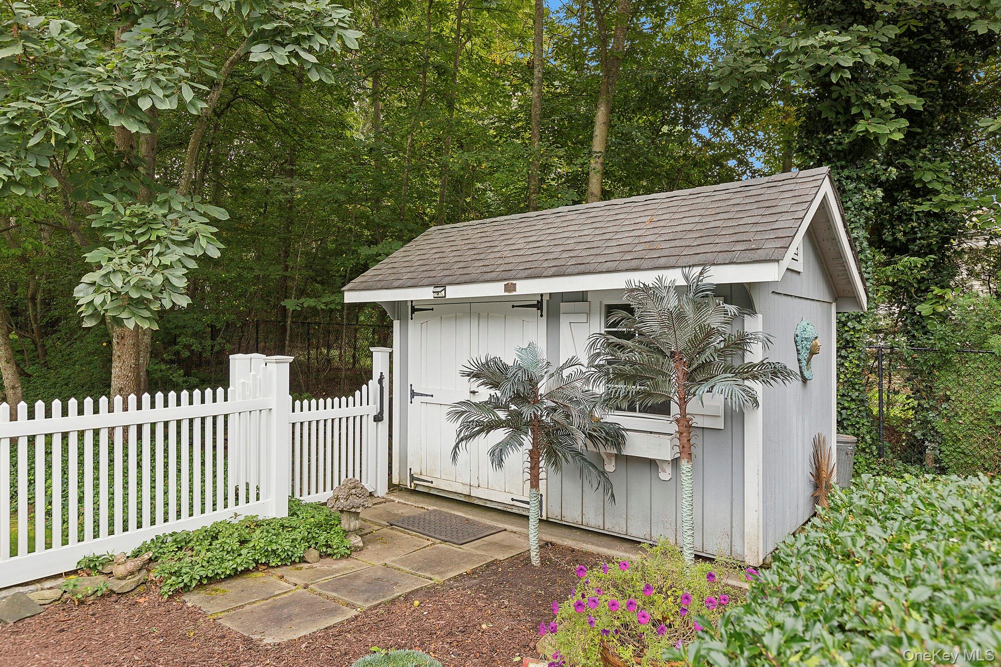 4 Saddlebrook Lane – For Sale photo 24