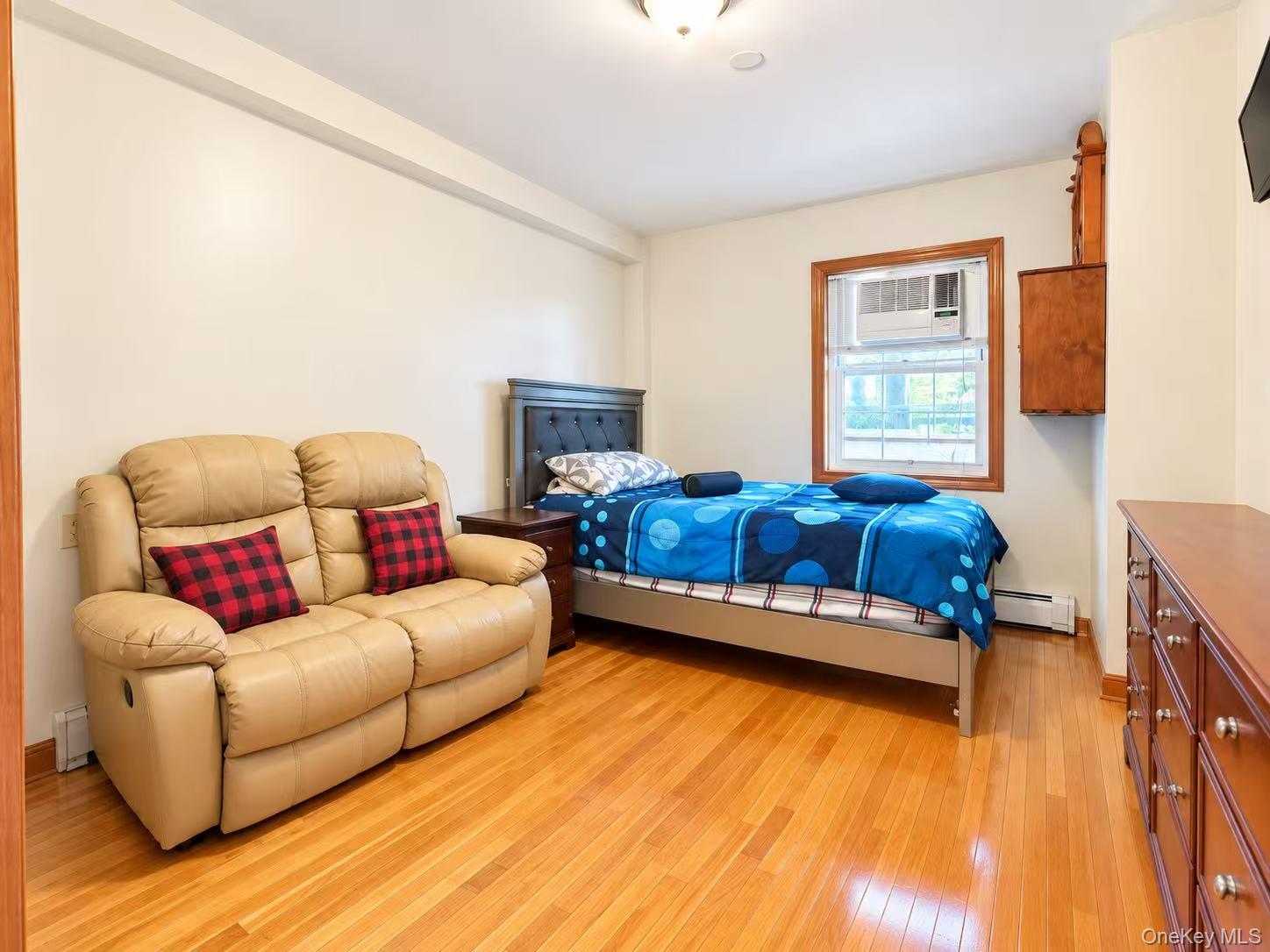 104-61 38th Avenue – For Sale photo 5