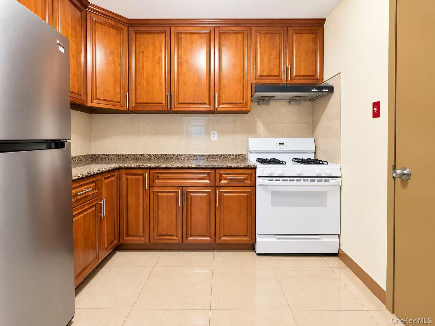 104-61 38th Avenue – For Sale photo 4