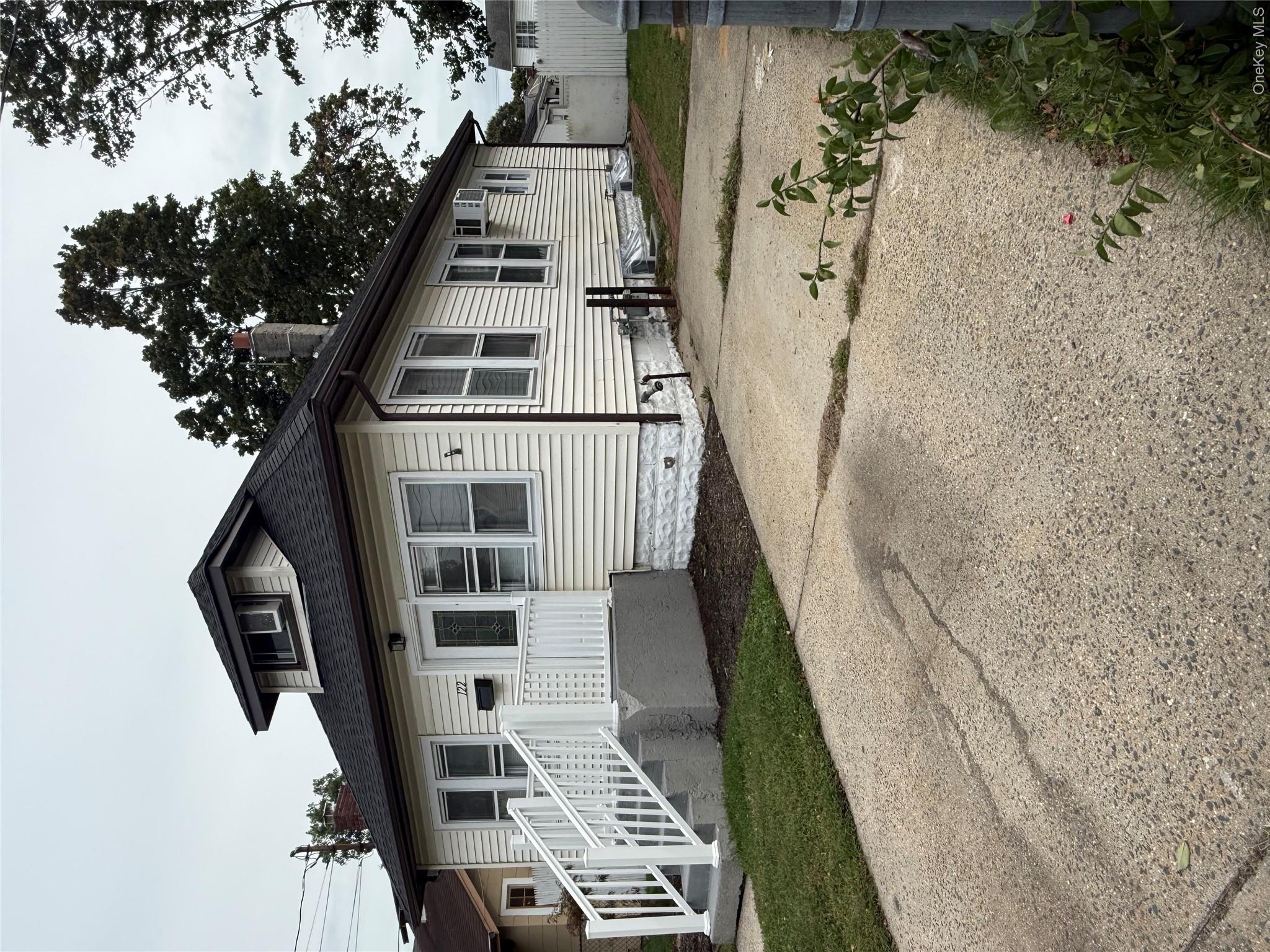 122 Dehnhoff Avenue – For Sale photo 2
