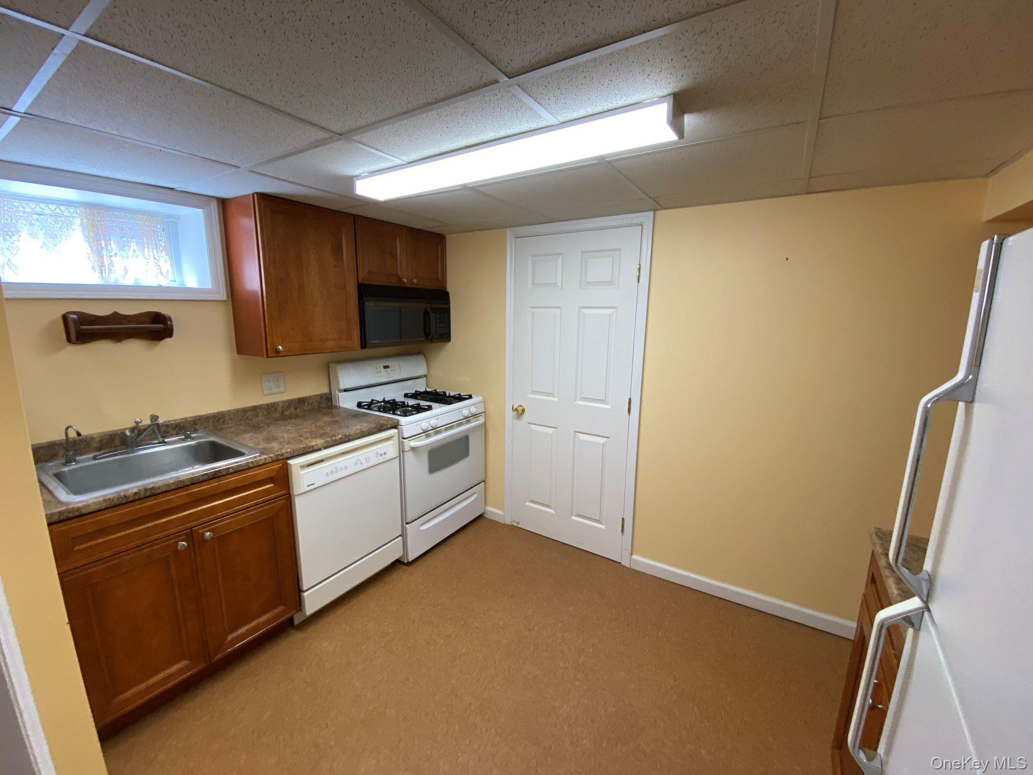 241 Whitehall Road S – For Sale photo 30